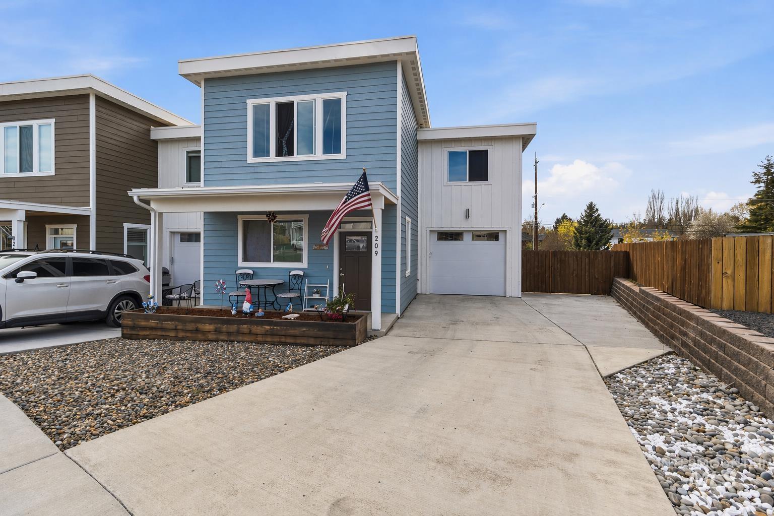 209 Wheatland Court, Moscow, Idaho 83843, 4 Bedrooms, 3 Bathrooms, Residential For Sale, Price $459,000,MLS 98983255