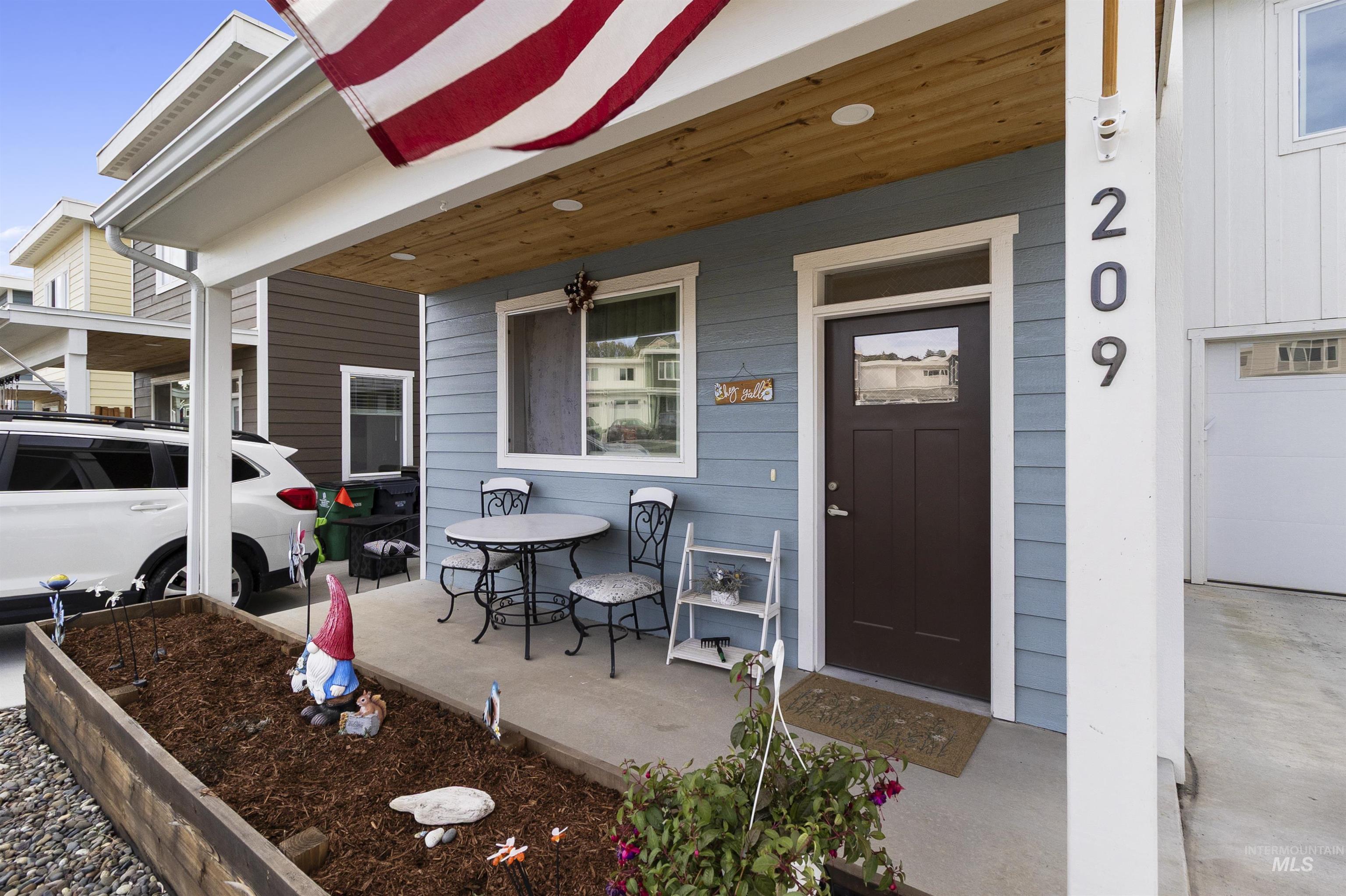 209 Wheatland Court, Moscow, Idaho 83843, 4 Bedrooms, 3 Bathrooms, Residential For Sale, Price $459,000,MLS 98983255