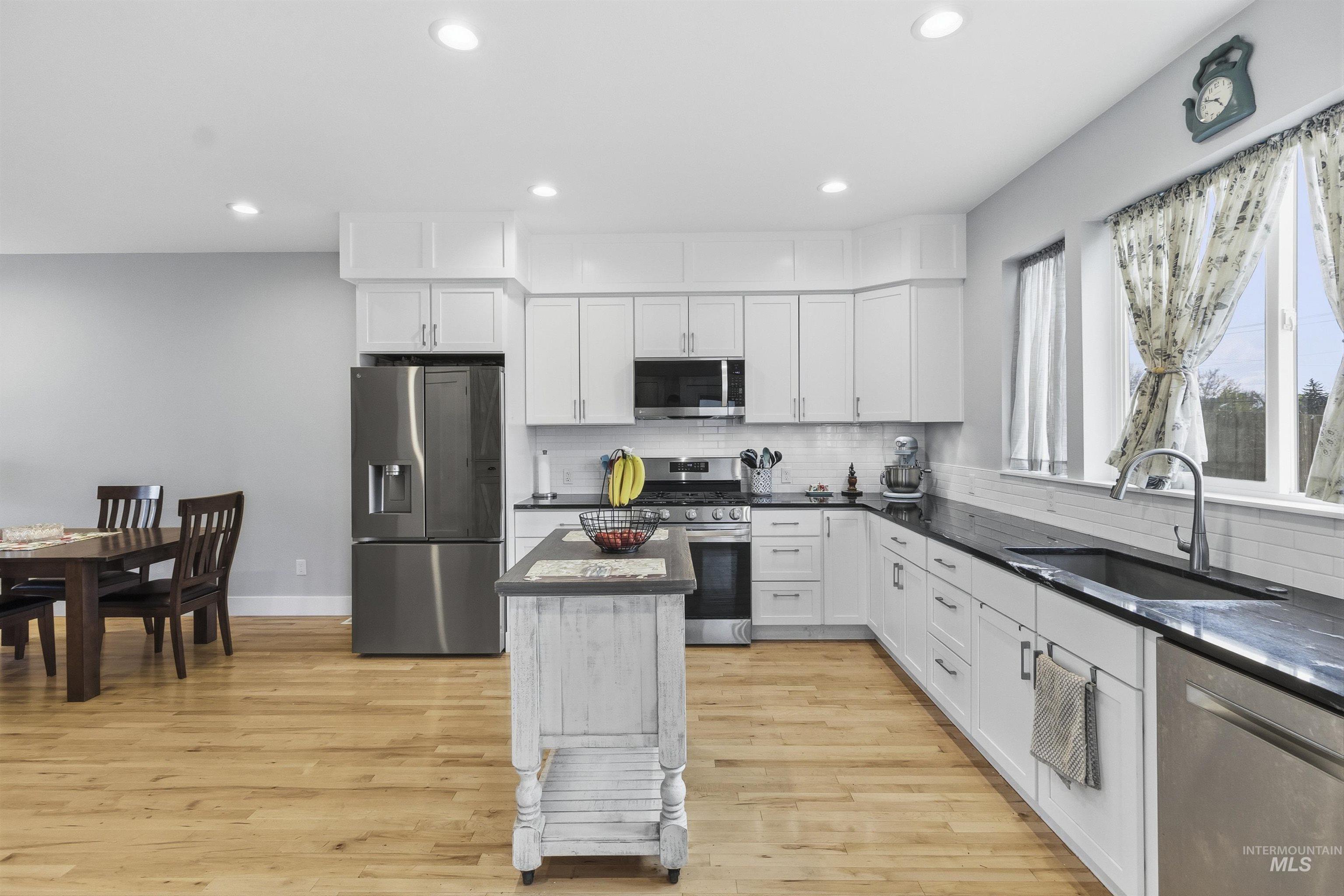 209 Wheatland Court, Moscow, Idaho 83843, 4 Bedrooms, 3 Bathrooms, Residential For Sale, Price $459,000,MLS 98983255