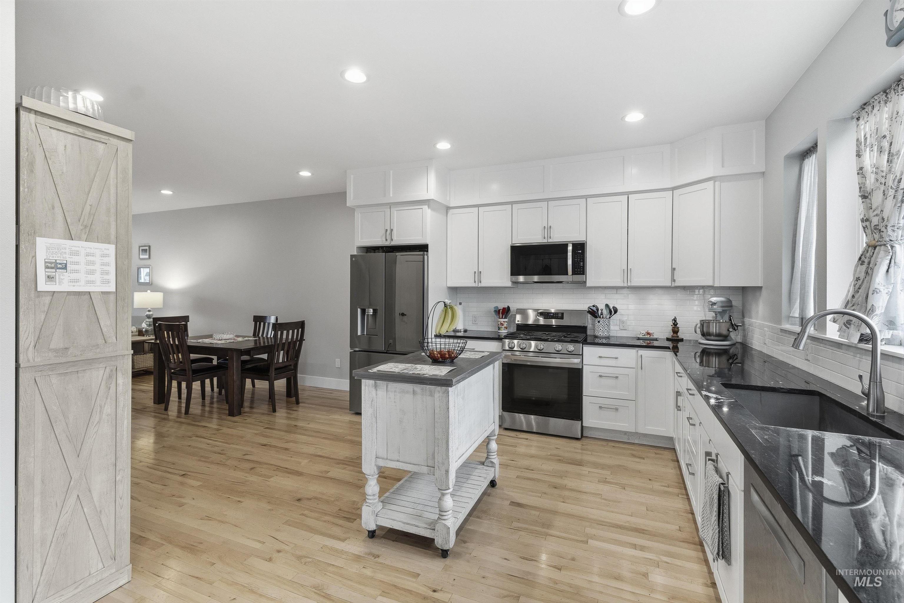 209 Wheatland Court, Moscow, Idaho 83843, 4 Bedrooms, 3 Bathrooms, Residential For Sale, Price $459,000,MLS 98983255