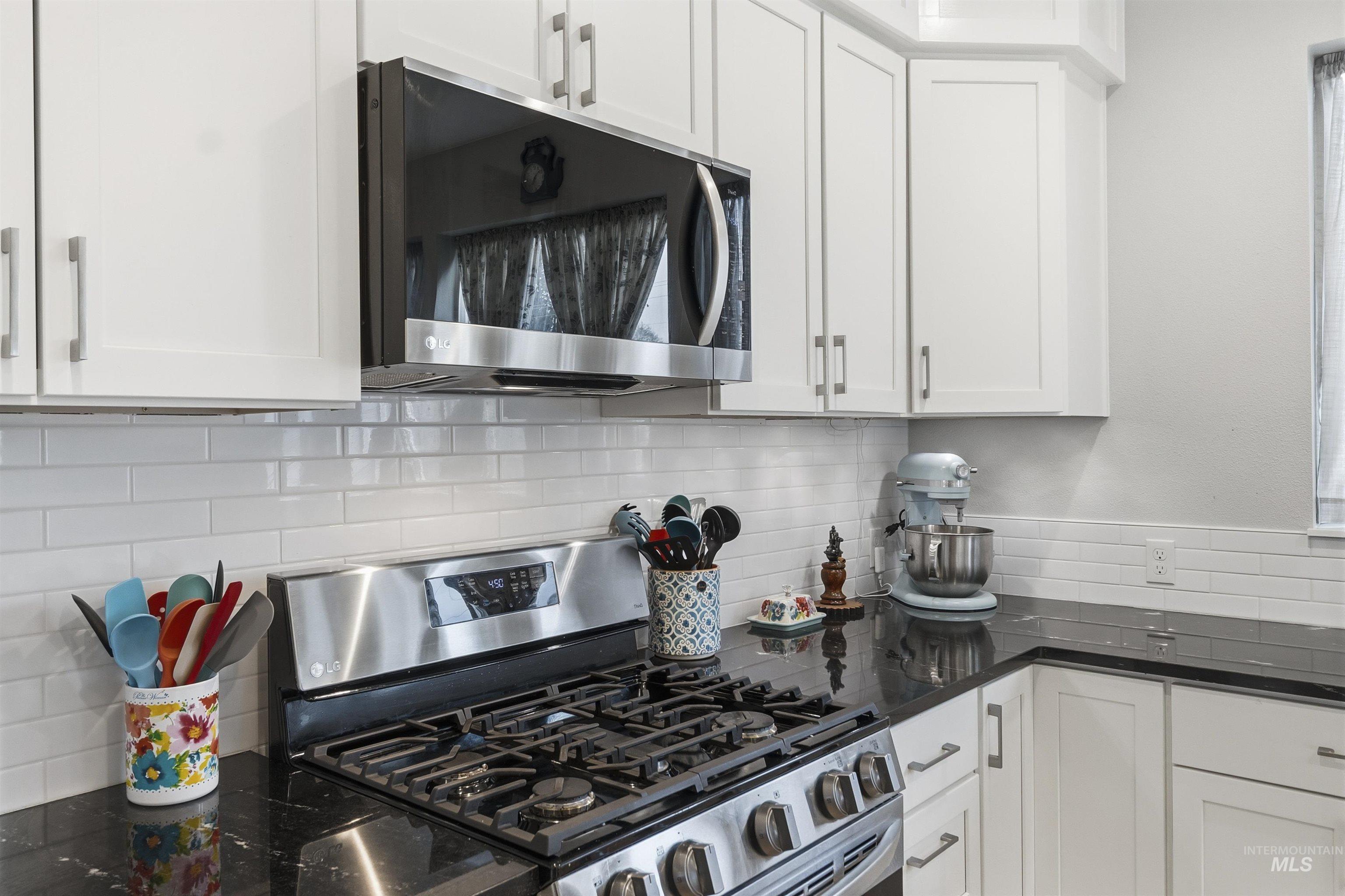 209 Wheatland Court, Moscow, Idaho 83843, 4 Bedrooms, 3 Bathrooms, Residential For Sale, Price $459,000,MLS 98983255