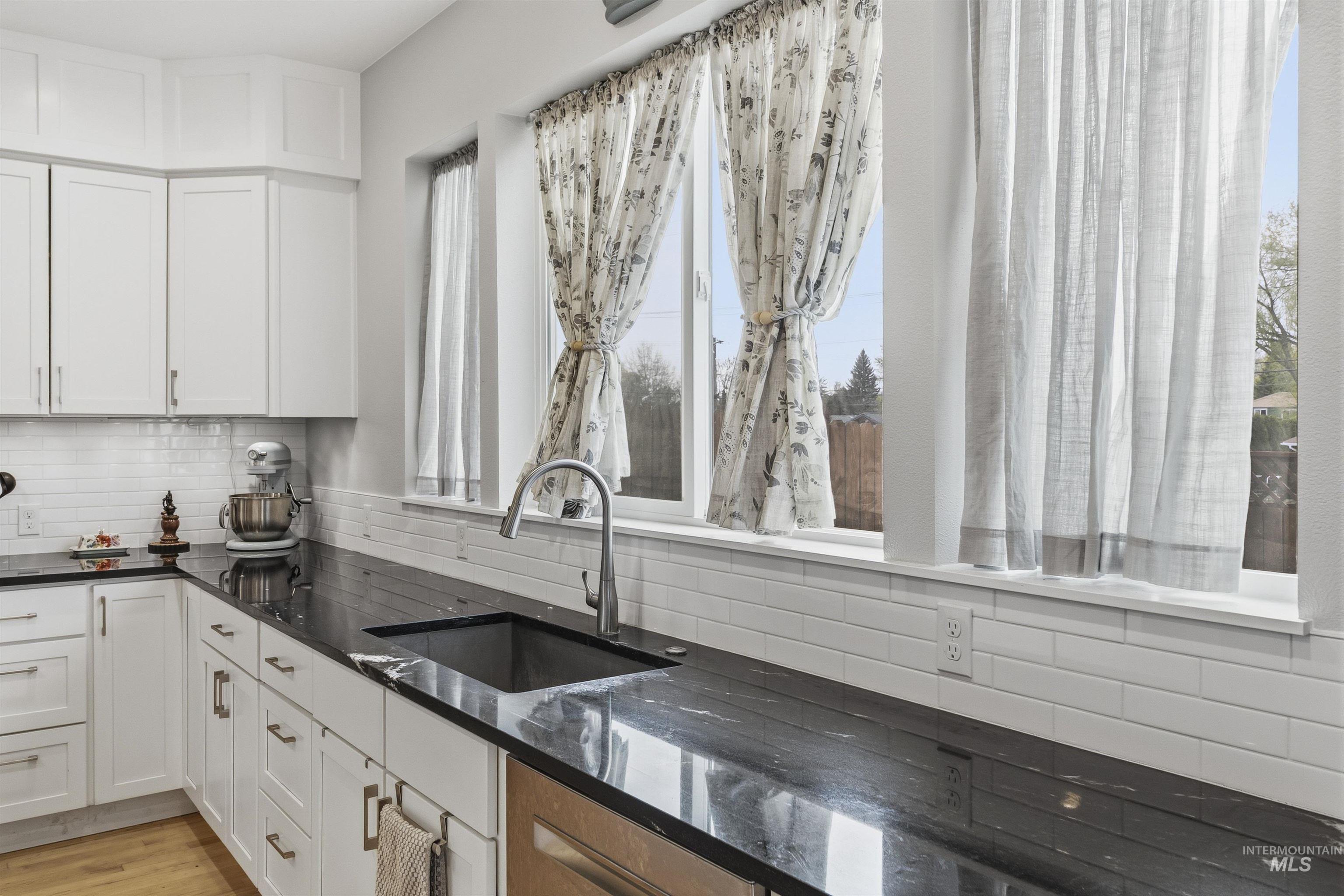 209 Wheatland Court, Moscow, Idaho 83843, 4 Bedrooms, 3 Bathrooms, Residential For Sale, Price $459,000,MLS 98983255