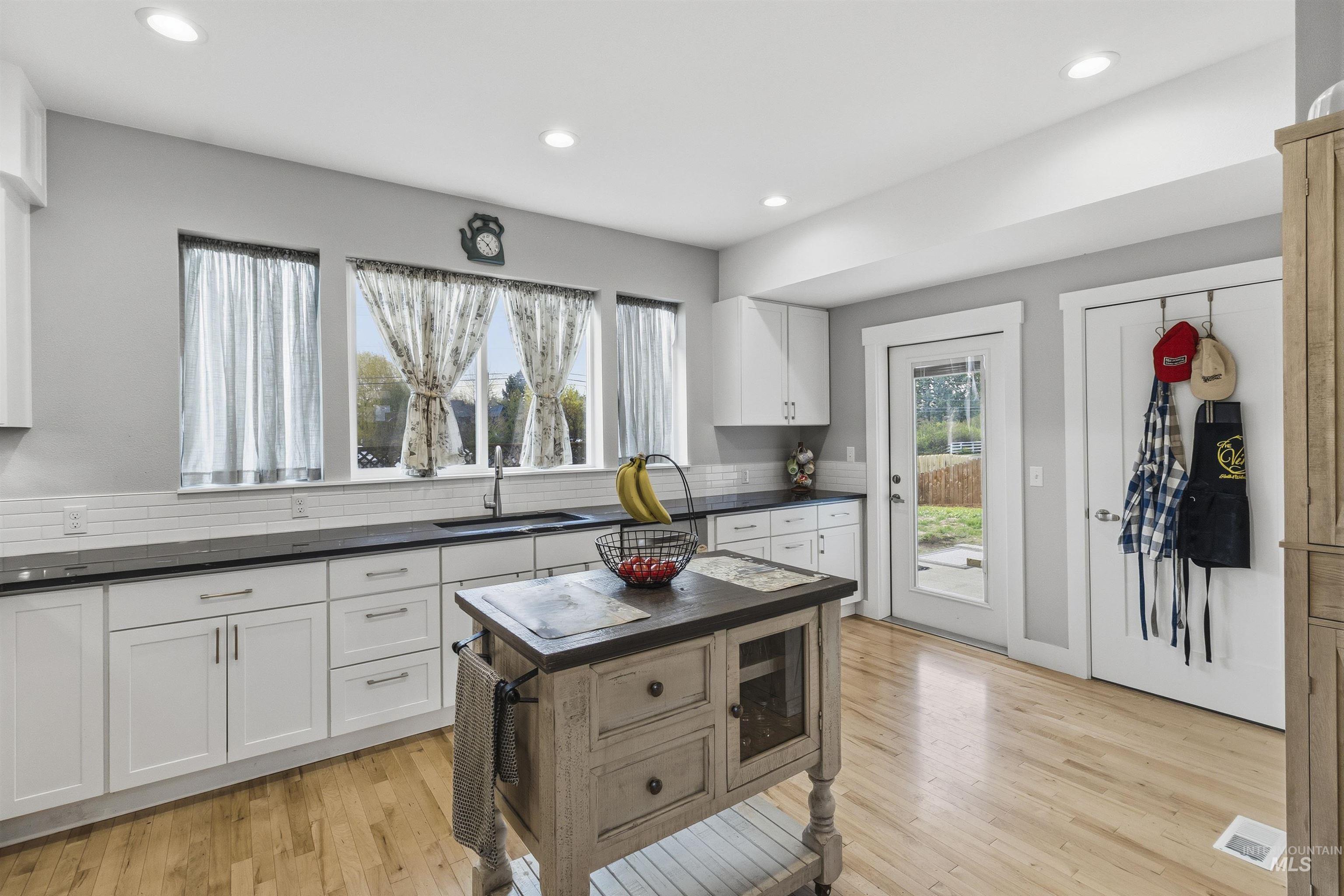 209 Wheatland Court, Moscow, Idaho 83843, 4 Bedrooms, 3 Bathrooms, Residential For Sale, Price $459,000,MLS 98983255