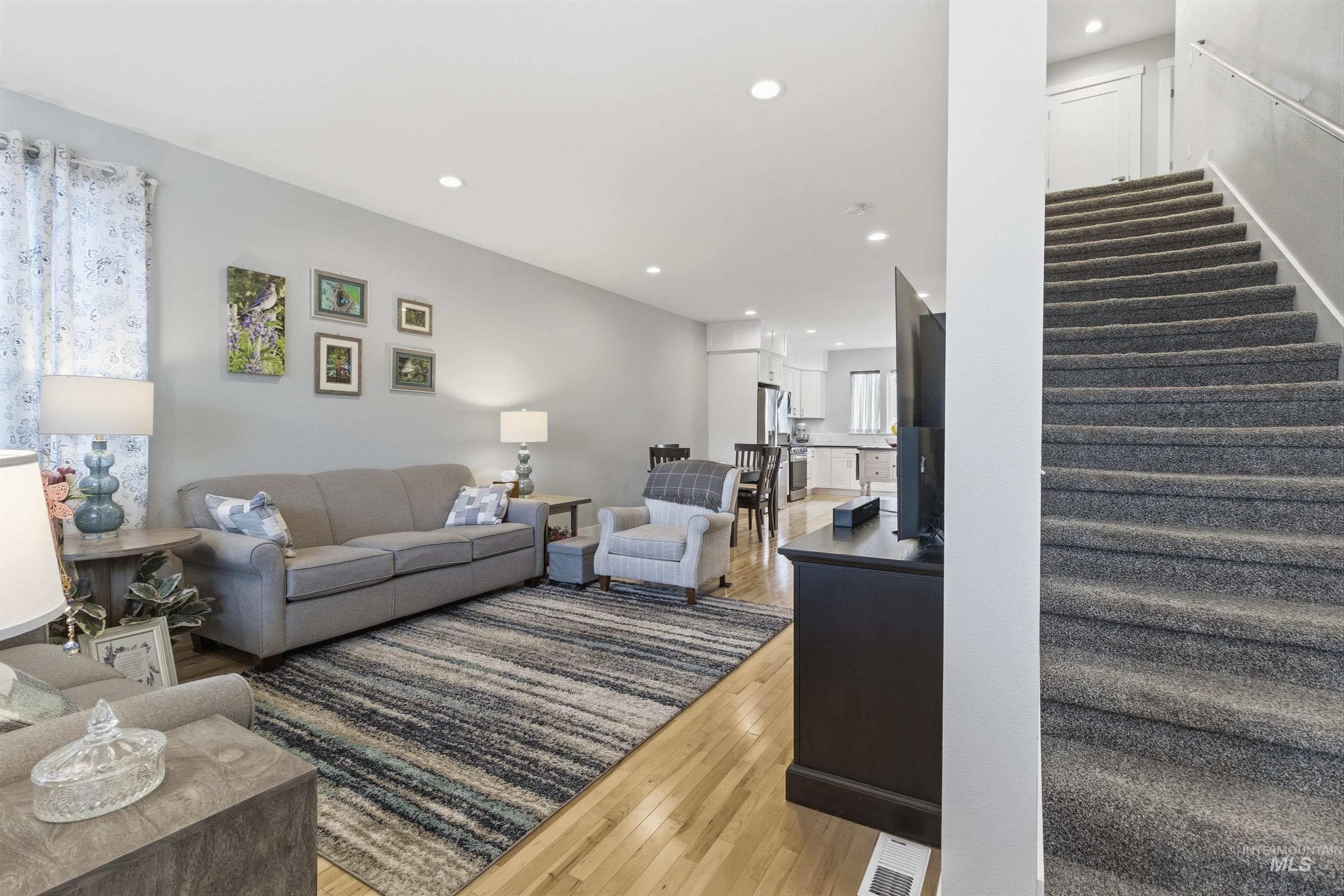 209 Wheatland Court, Moscow, Idaho 83843, 4 Bedrooms, 3 Bathrooms, Residential For Sale, Price $459,000,MLS 98983255