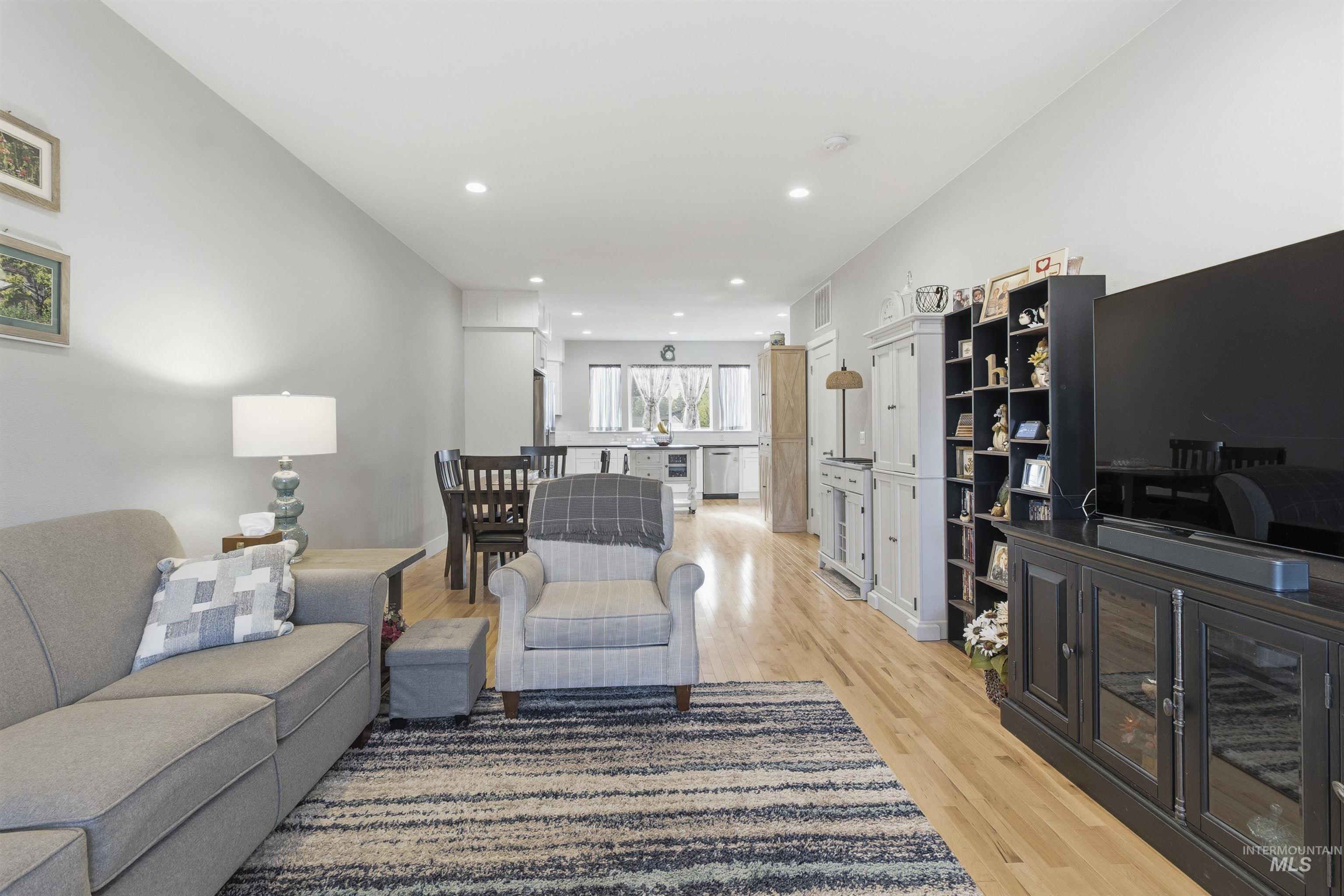 209 Wheatland Court, Moscow, Idaho 83843, 4 Bedrooms, 3 Bathrooms, Residential For Sale, Price $459,000,MLS 98983255