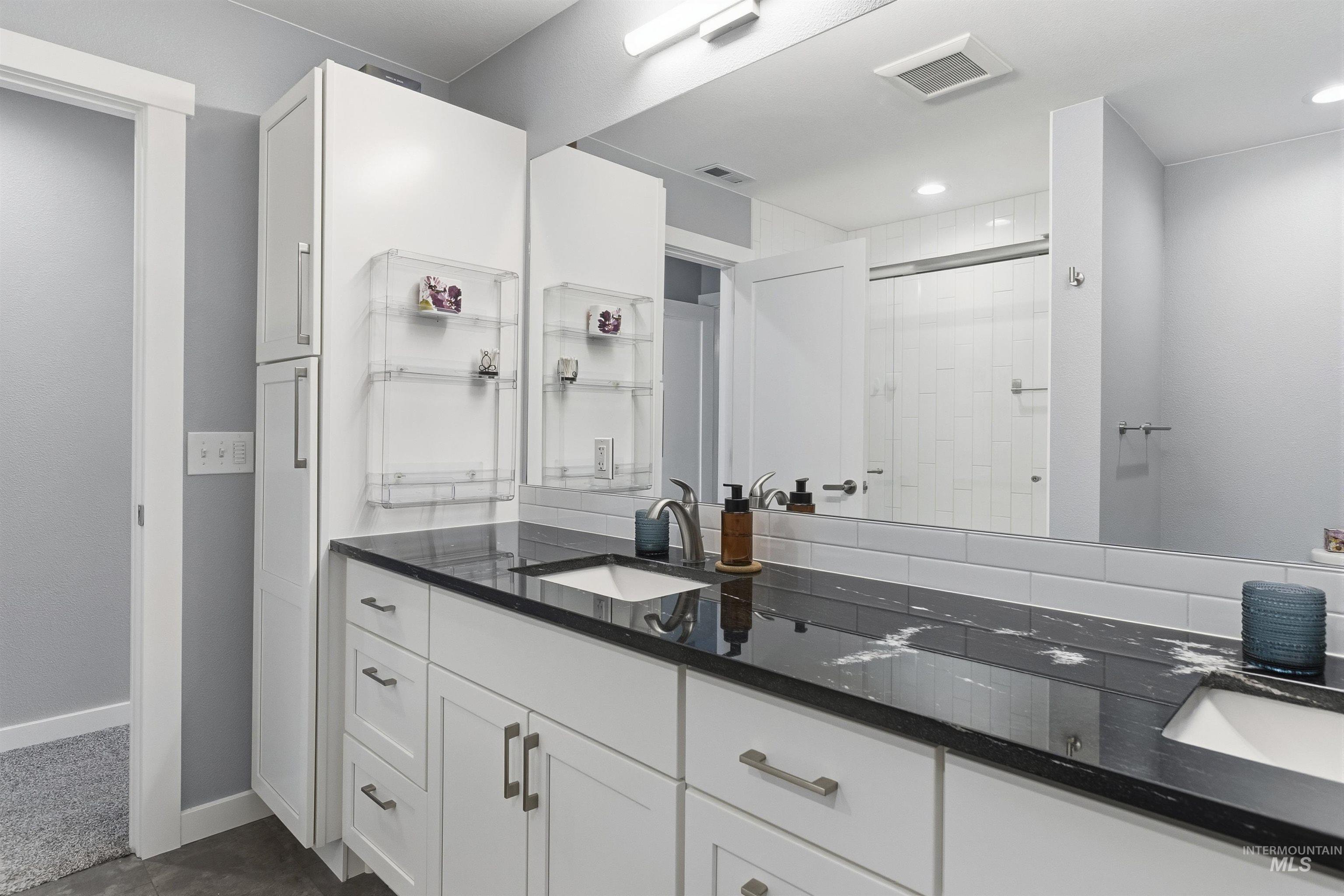 209 Wheatland Court, Moscow, Idaho 83843, 4 Bedrooms, 3 Bathrooms, Residential For Sale, Price $459,000,MLS 98983255