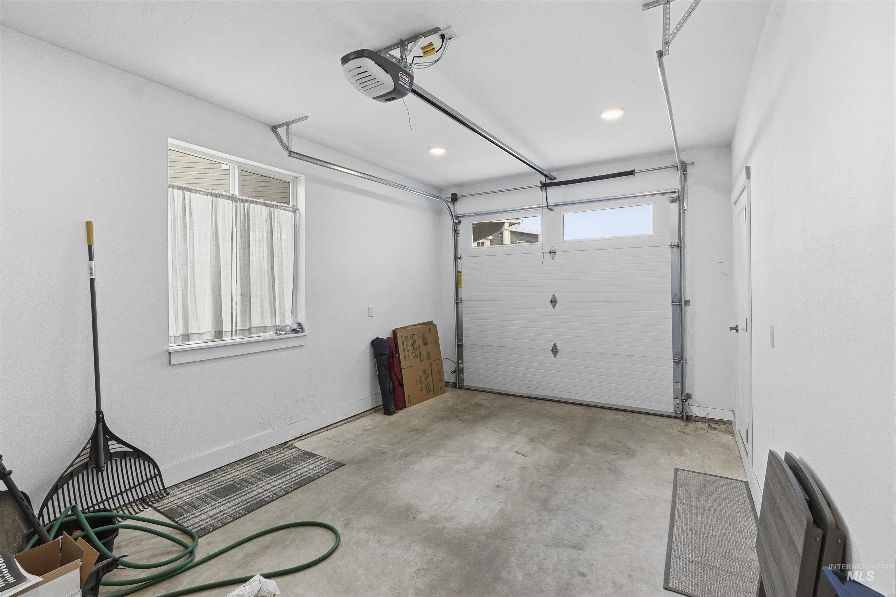 209 Wheatland Court, Moscow, Idaho 83843, 4 Bedrooms, 3 Bathrooms, Residential For Sale, Price $459,000,MLS 98983255