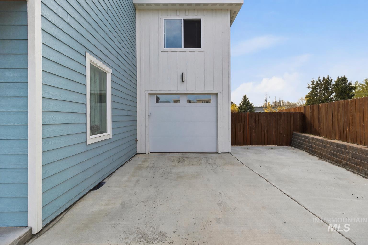 209 Wheatland Court, Moscow, Idaho 83843, 4 Bedrooms, 3 Bathrooms, Residential For Sale, Price $459,000,MLS 98983255