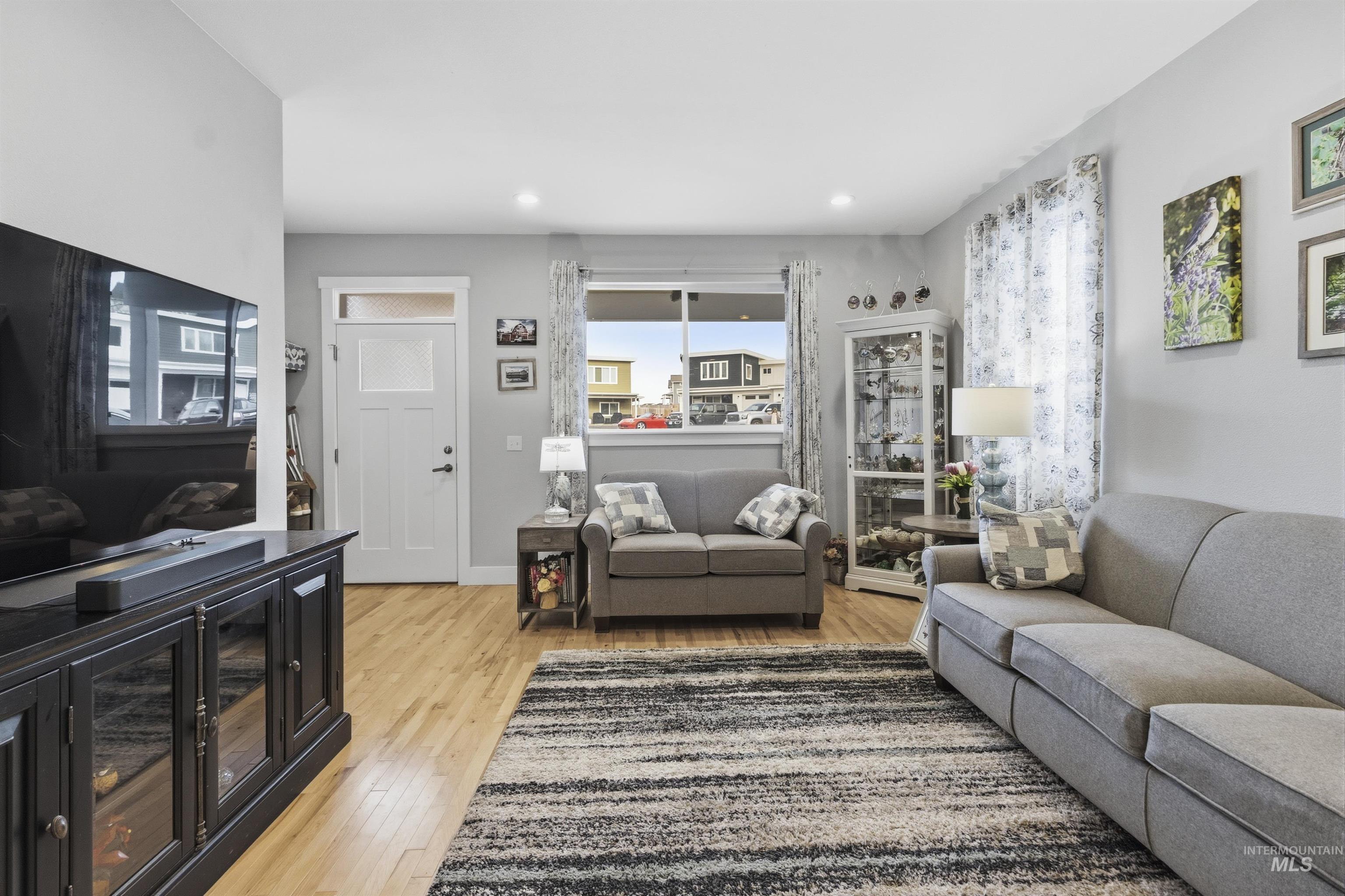 209 Wheatland Court, Moscow, Idaho 83843, 4 Bedrooms, 3 Bathrooms, Residential For Sale, Price $459,000,MLS 98983255