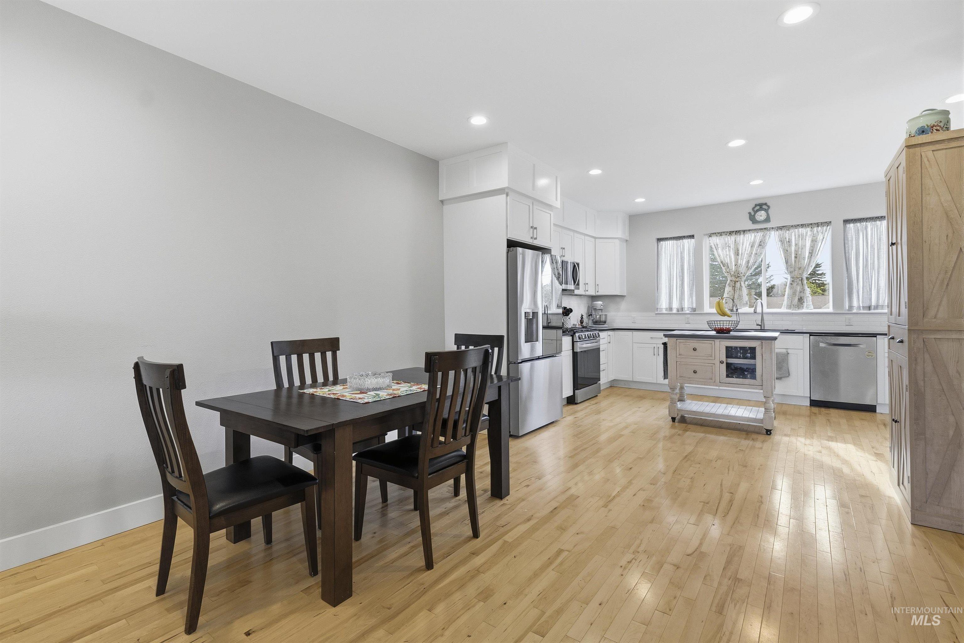 209 Wheatland Court, Moscow, Idaho 83843, 4 Bedrooms, 3 Bathrooms, Residential For Sale, Price $459,000,MLS 98983255