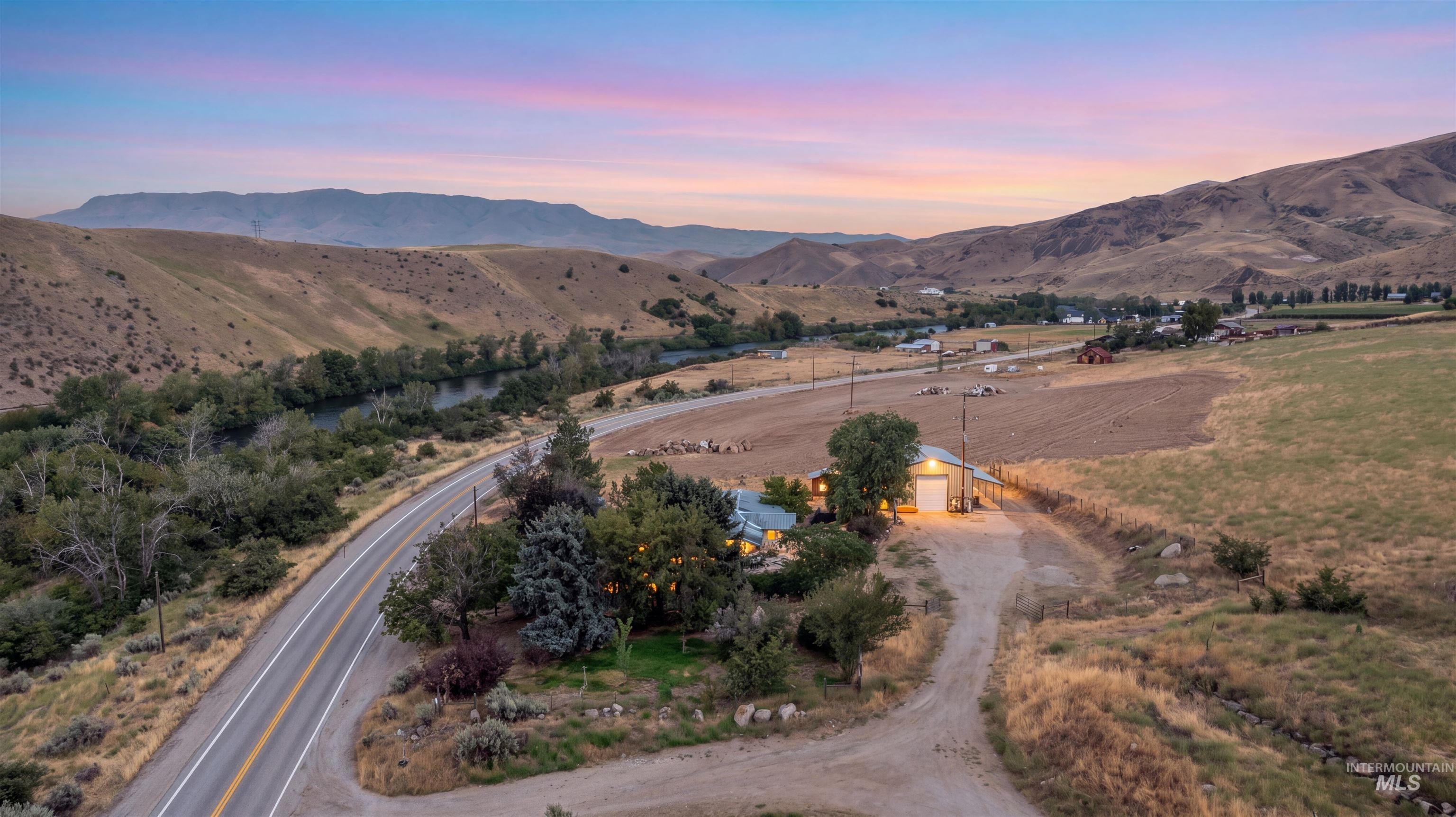 11980 N Highway 52, Horseshoe Bend, Idaho 83629, 6 Bedrooms, 3 Bathrooms, Residential For Sale, Price $695,000,MLS 98983257