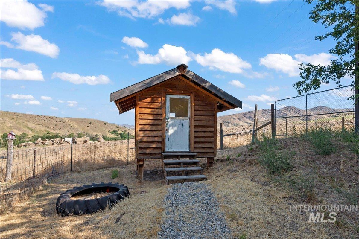 11980 N Highway 52, Horseshoe Bend, Idaho 83629, 6 Bedrooms, 3 Bathrooms, Residential For Sale, Price $695,000,MLS 98983257