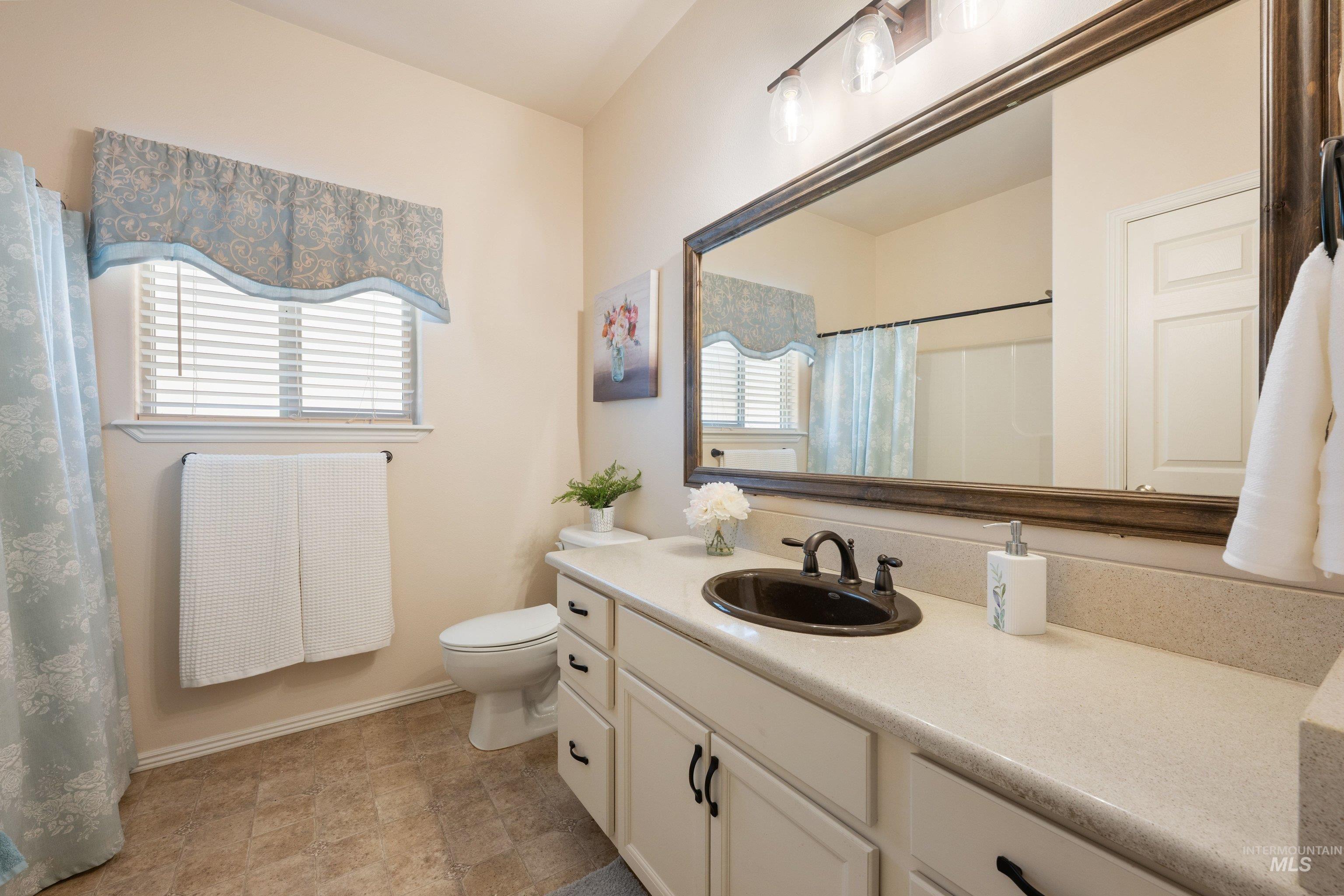 1574 N Wintertree Avenue, Meridian, Idaho 83642, 3 Bedrooms, 2 Bathrooms, Residential For Sale, Price $415,000,MLS 98983259