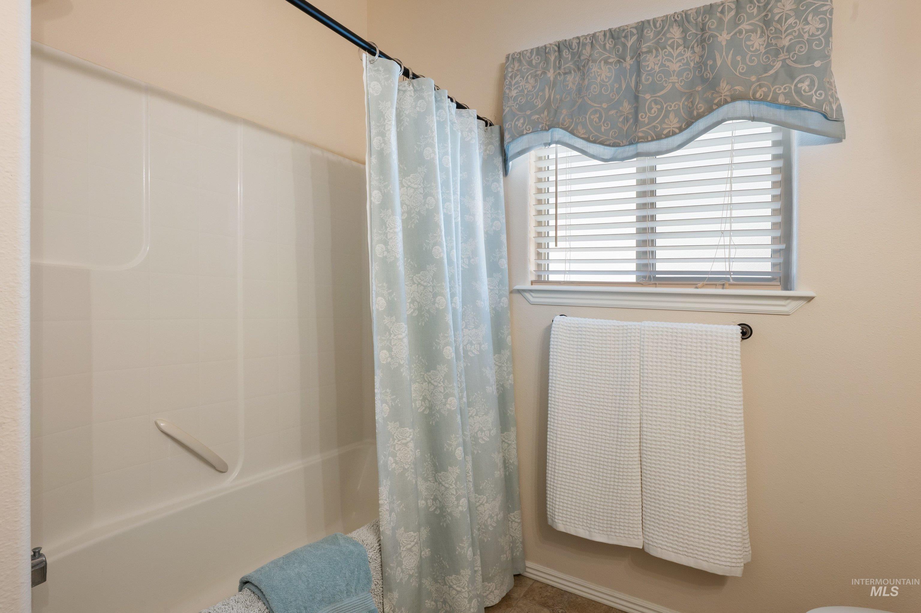 1574 N Wintertree Avenue, Meridian, Idaho 83642, 3 Bedrooms, 2 Bathrooms, Residential For Sale, Price $415,000,MLS 98983259