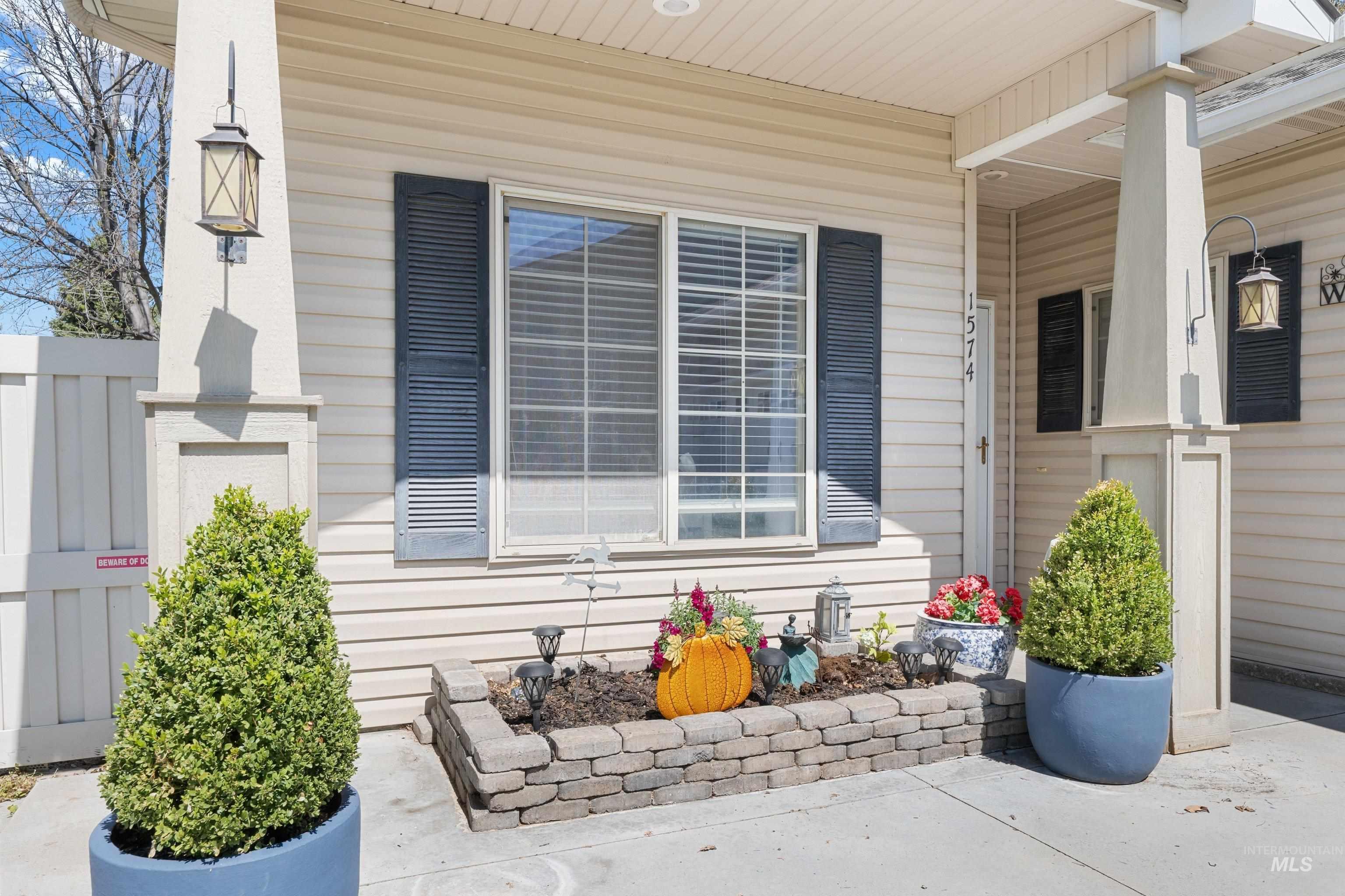 1574 N Wintertree Avenue, Meridian, Idaho 83642, 3 Bedrooms, 2 Bathrooms, Residential For Sale, Price $415,000,MLS 98983259