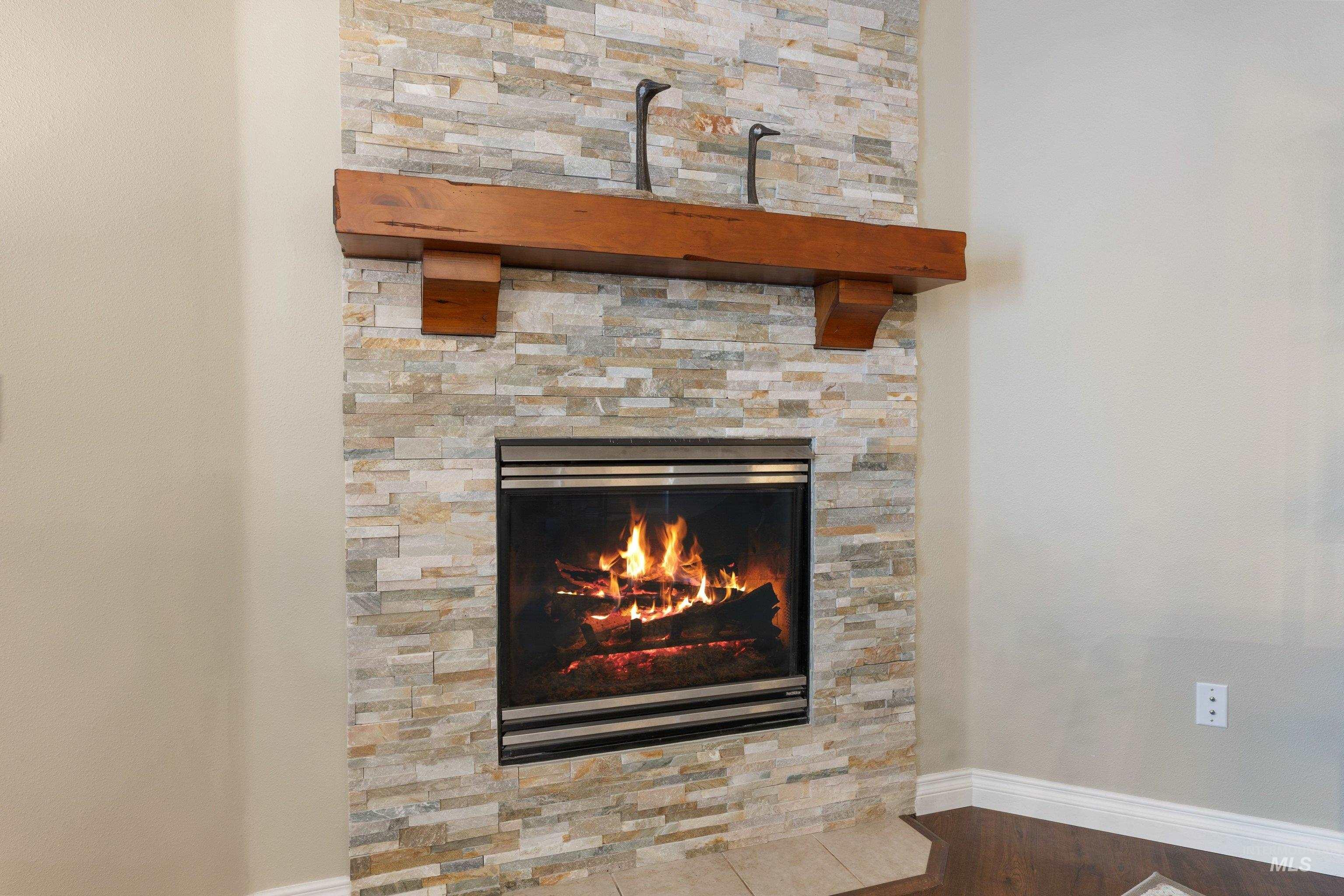 1574 N Wintertree Avenue, Meridian, Idaho 83642, 3 Bedrooms, 2 Bathrooms, Residential For Sale, Price $415,000,MLS 98983259