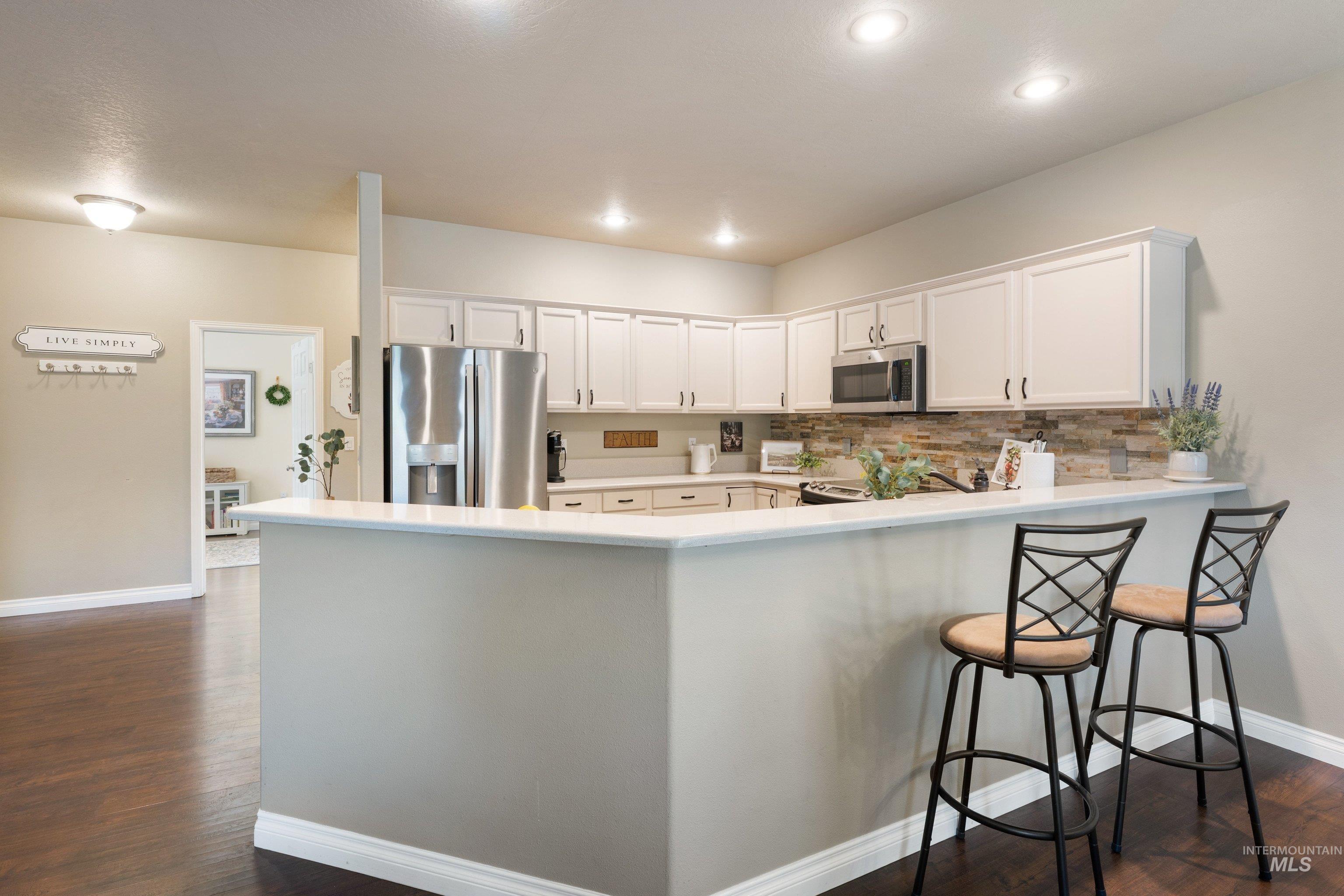 1574 N Wintertree Avenue, Meridian, Idaho 83642, 3 Bedrooms, 2 Bathrooms, Residential For Sale, Price $415,000,MLS 98983259