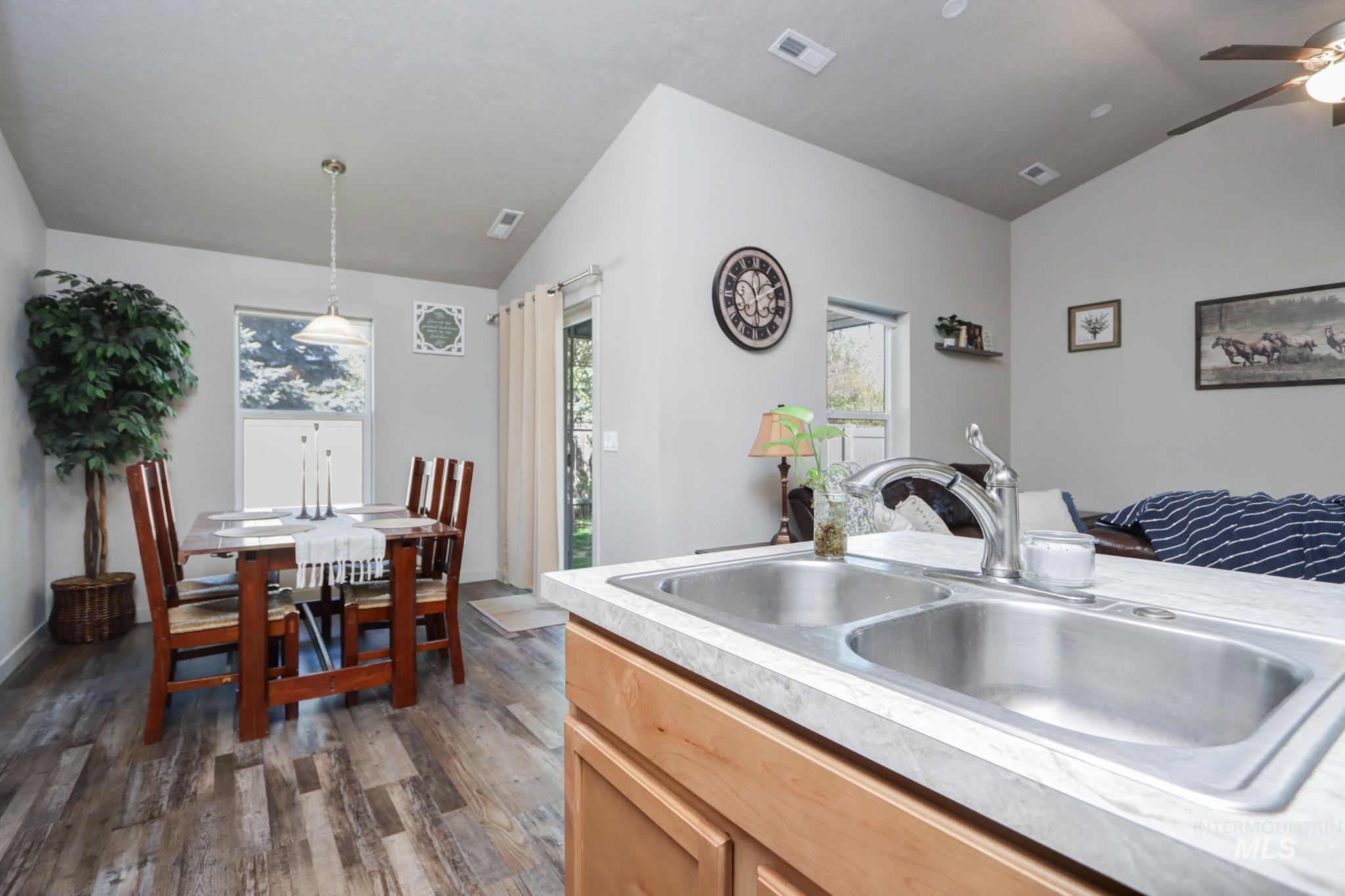 795 N Baldner Point Place, Nampa, Idaho 83651, 3 Bedrooms, 2 Bathrooms, Residential For Sale, Price $349,000,MLS 98983260