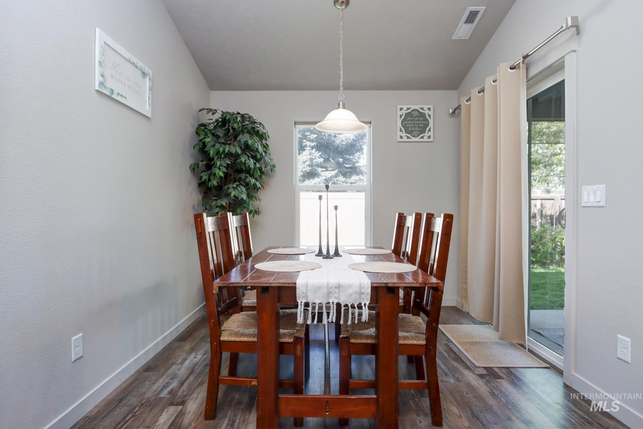 795 N Baldner Point Place, Nampa, Idaho 83651, 3 Bedrooms, 2 Bathrooms, Residential For Sale, Price $349,000,MLS 98983260