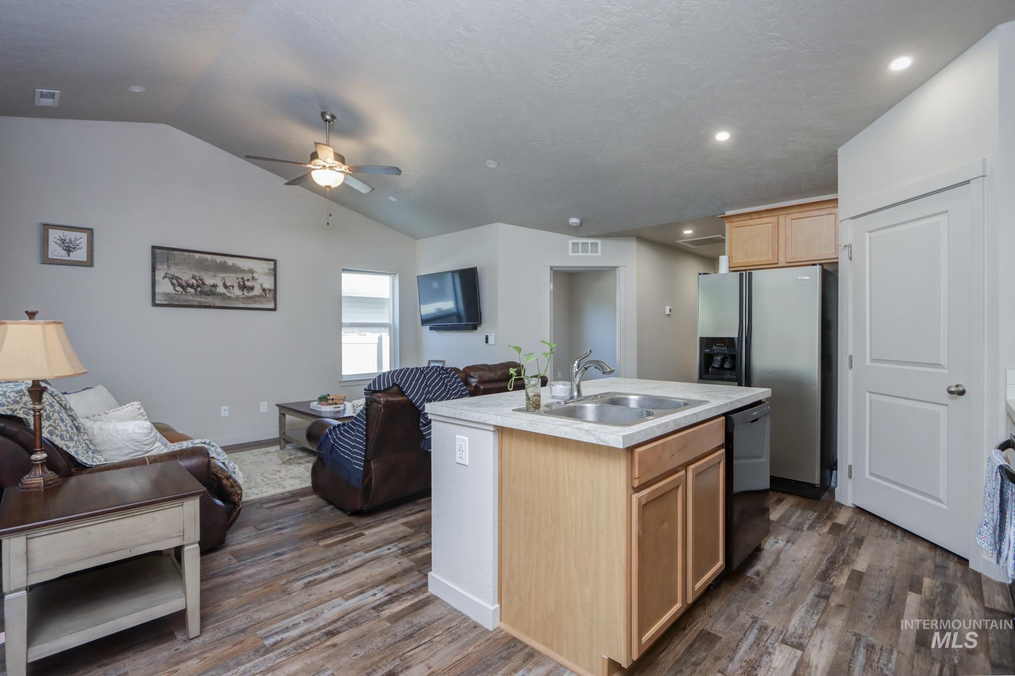 795 N Baldner Point Place, Nampa, Idaho 83651, 3 Bedrooms, 2 Bathrooms, Residential For Sale, Price $349,000,MLS 98983260