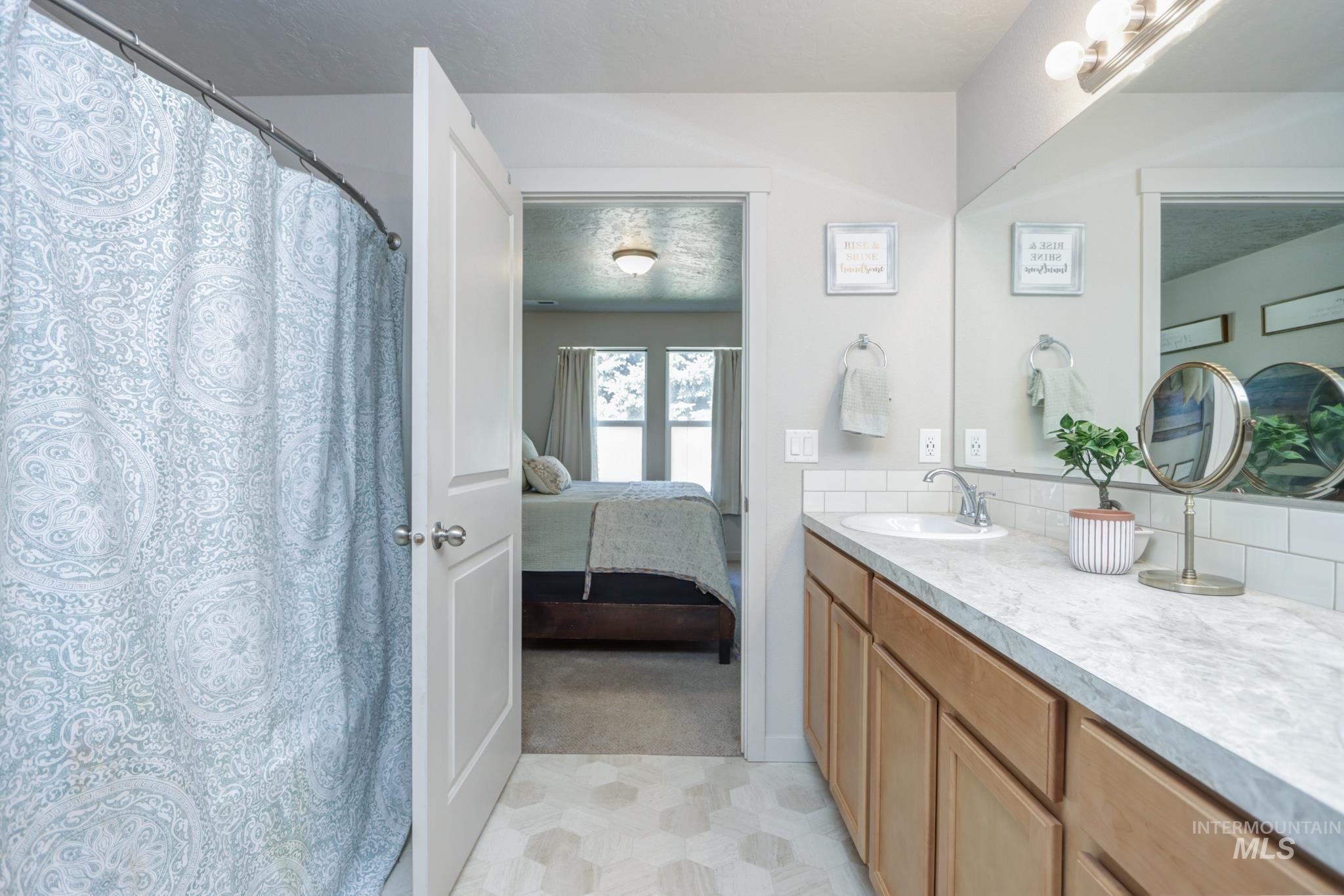 795 N Baldner Point Place, Nampa, Idaho 83651, 3 Bedrooms, 2 Bathrooms, Residential For Sale, Price $349,000,MLS 98983260