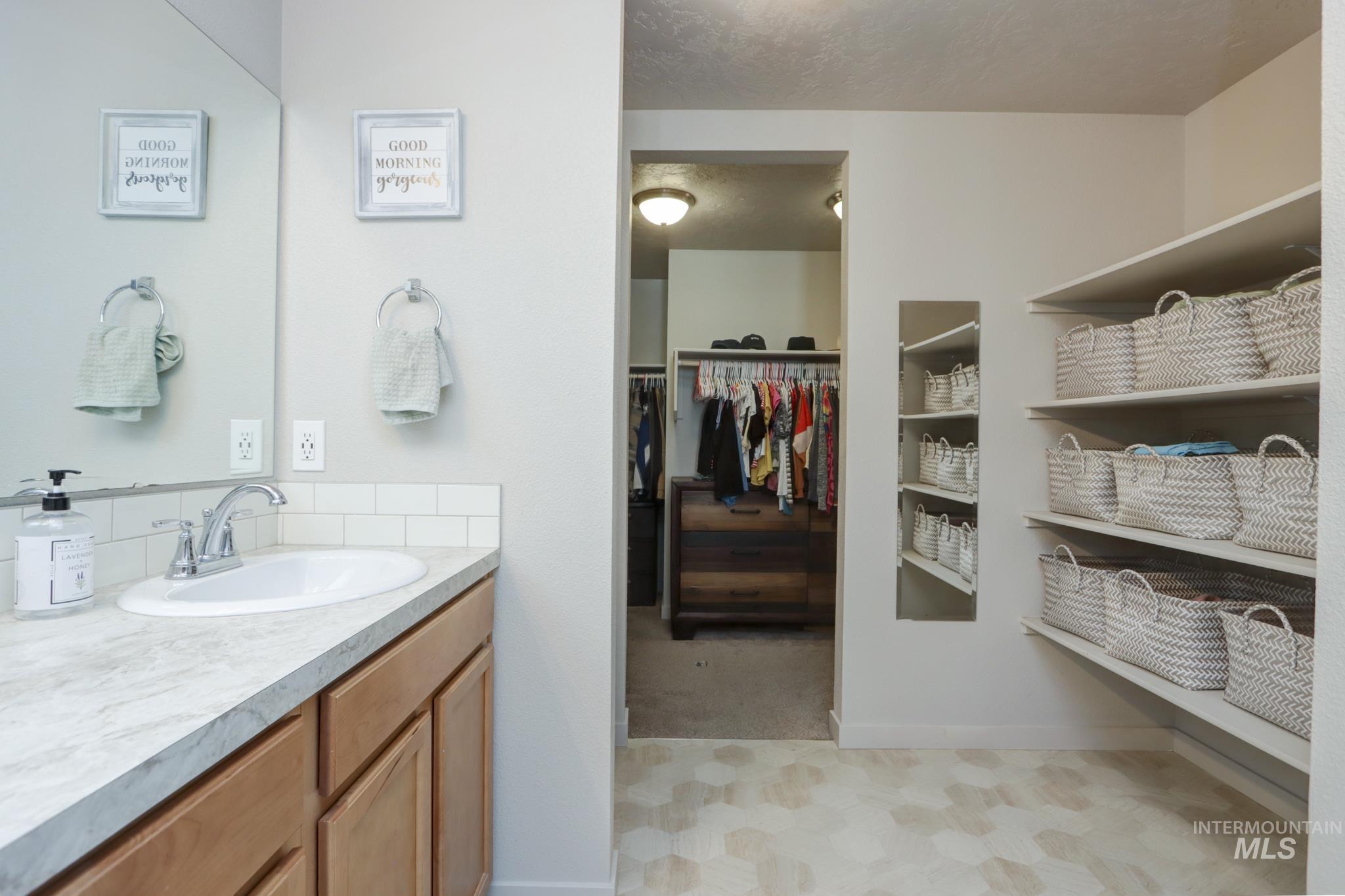 795 N Baldner Point Place, Nampa, Idaho 83651, 3 Bedrooms, 2 Bathrooms, Residential For Sale, Price $349,000,MLS 98983260