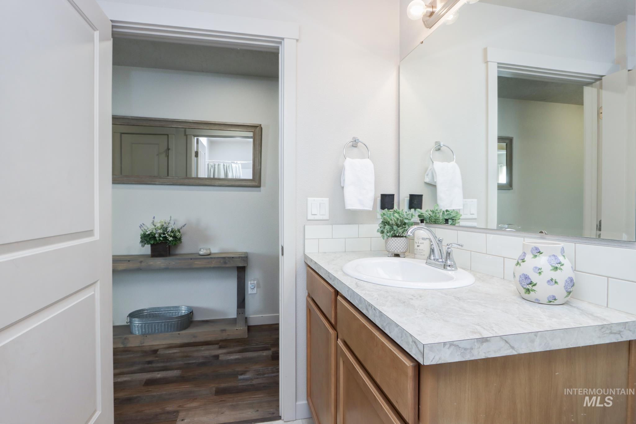 795 N Baldner Point Place, Nampa, Idaho 83651, 3 Bedrooms, 2 Bathrooms, Residential For Sale, Price $349,000,MLS 98983260