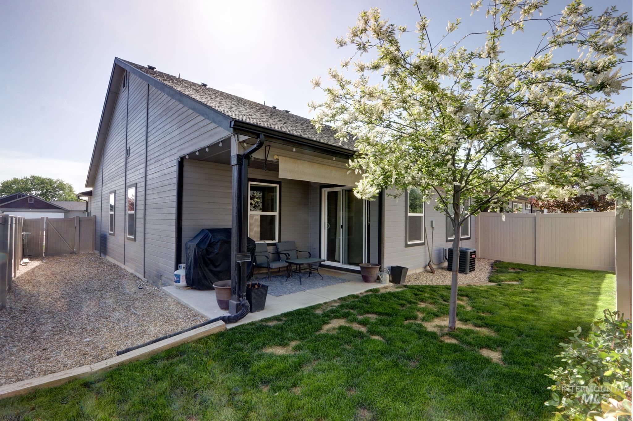 795 N Baldner Point Place, Nampa, Idaho 83651, 3 Bedrooms, 2 Bathrooms, Residential For Sale, Price $349,000,MLS 98983260