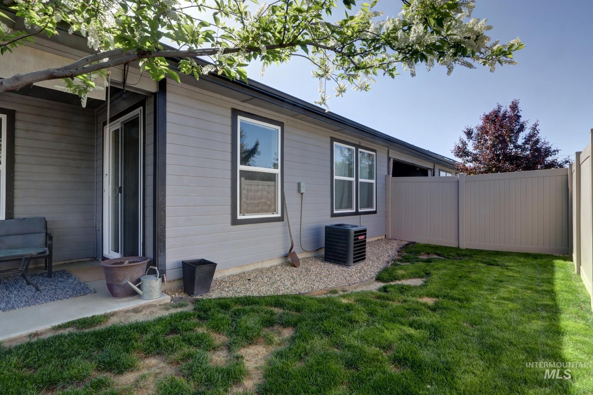 795 N Baldner Point Place, Nampa, Idaho 83651, 3 Bedrooms, 2 Bathrooms, Residential For Sale, Price $349,000,MLS 98983260