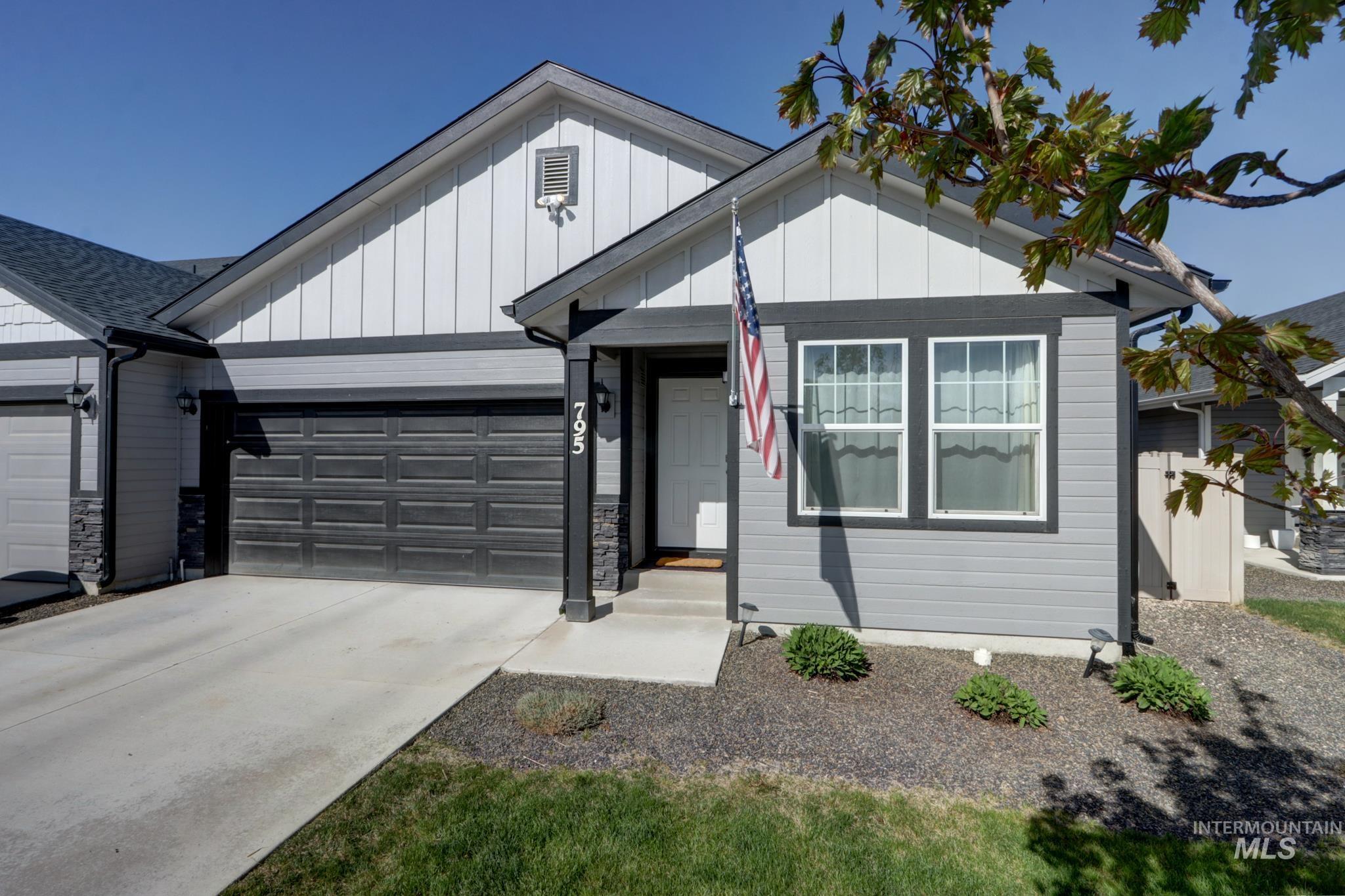 795 N Baldner Point Place, Nampa, Idaho 83651, 3 Bedrooms, 2 Bathrooms, Residential For Sale, Price $349,000,MLS 98983260