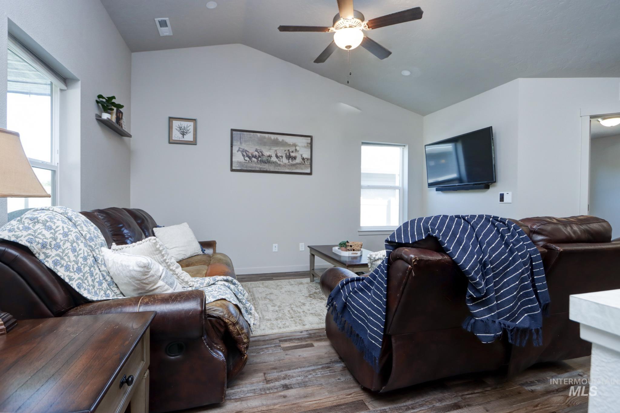 795 N Baldner Point Place, Nampa, Idaho 83651, 3 Bedrooms, 2 Bathrooms, Residential For Sale, Price $349,000,MLS 98983260