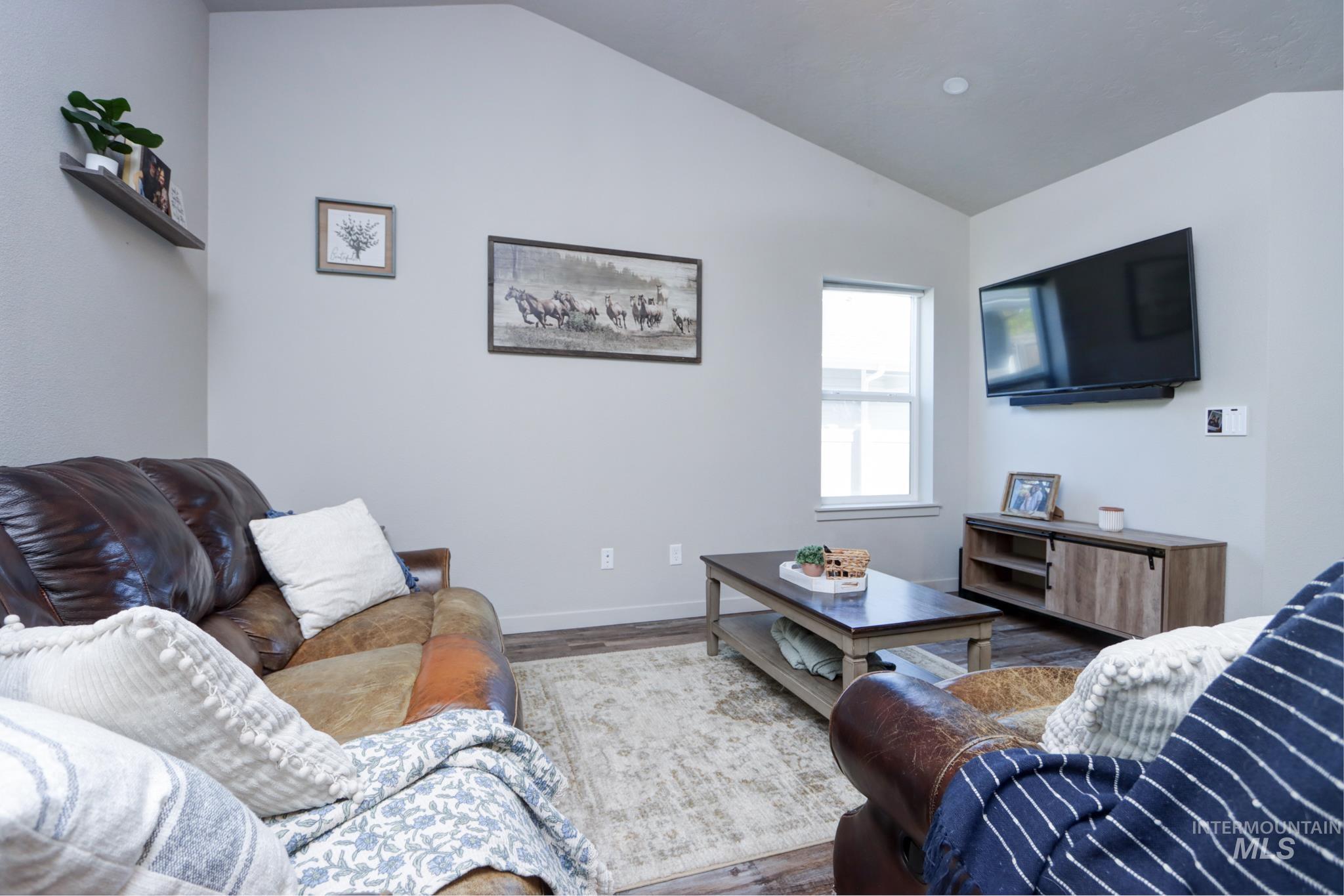 795 N Baldner Point Place, Nampa, Idaho 83651, 3 Bedrooms, 2 Bathrooms, Residential For Sale, Price $349,000,MLS 98983260