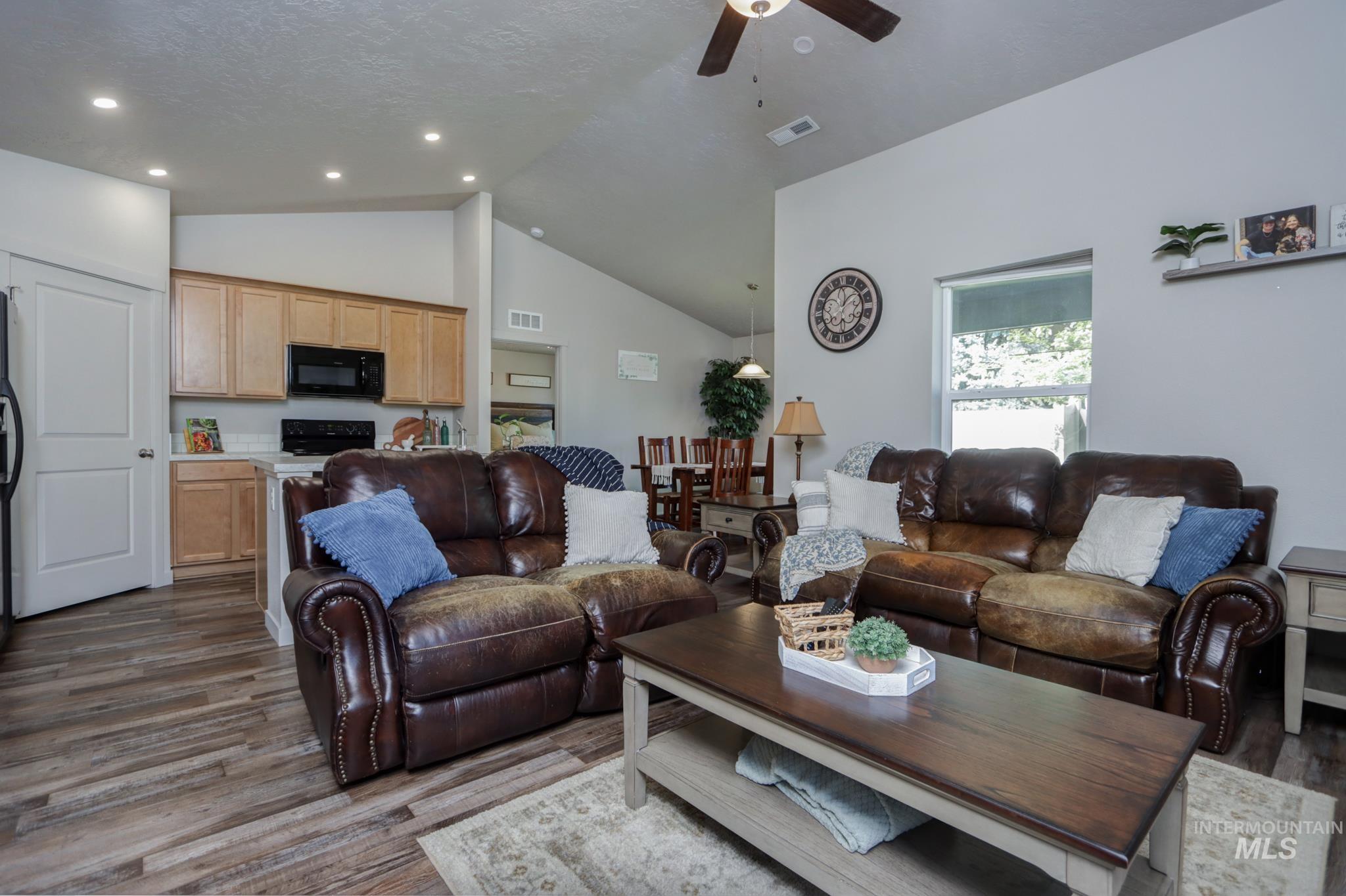 795 N Baldner Point Place, Nampa, Idaho 83651, 3 Bedrooms, 2 Bathrooms, Residential For Sale, Price $349,000,MLS 98983260