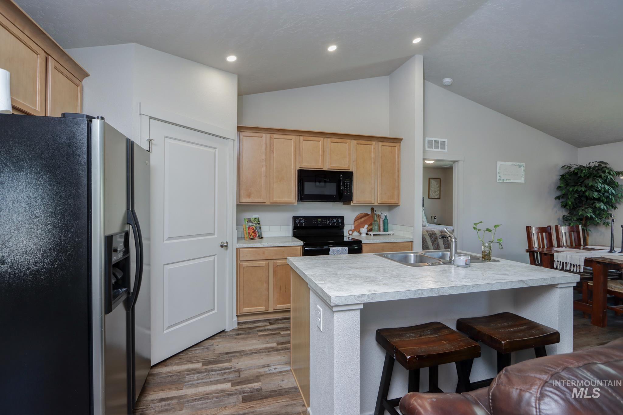 795 N Baldner Point Place, Nampa, Idaho 83651, 3 Bedrooms, 2 Bathrooms, Residential For Sale, Price $349,000,MLS 98983260