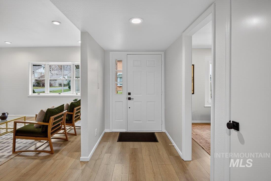 1549 E Lenz Lane, Boise, Idaho 83712, 3 Bedrooms, 2.5 Bathrooms, Residential For Sale, Price $750,000,MLS 98983262