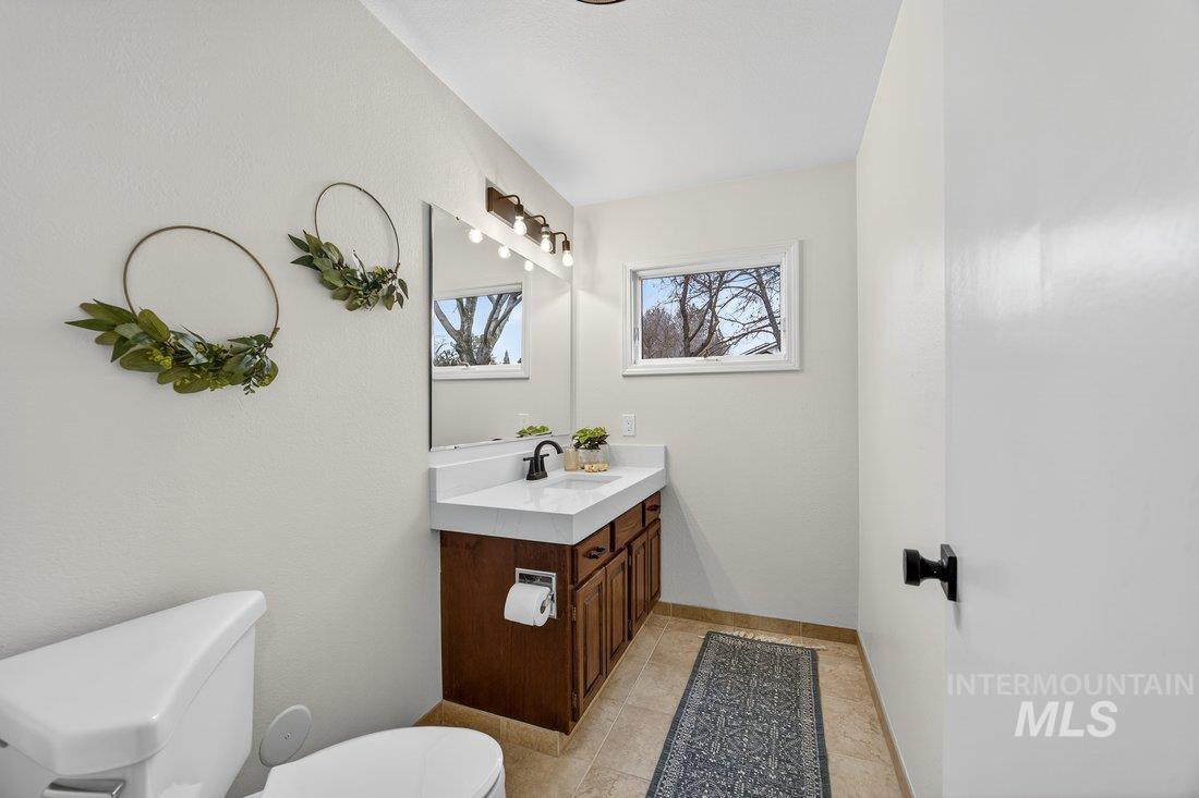 1549 E Lenz Lane, Boise, Idaho 83712, 3 Bedrooms, 2.5 Bathrooms, Residential For Sale, Price $750,000,MLS 98983262