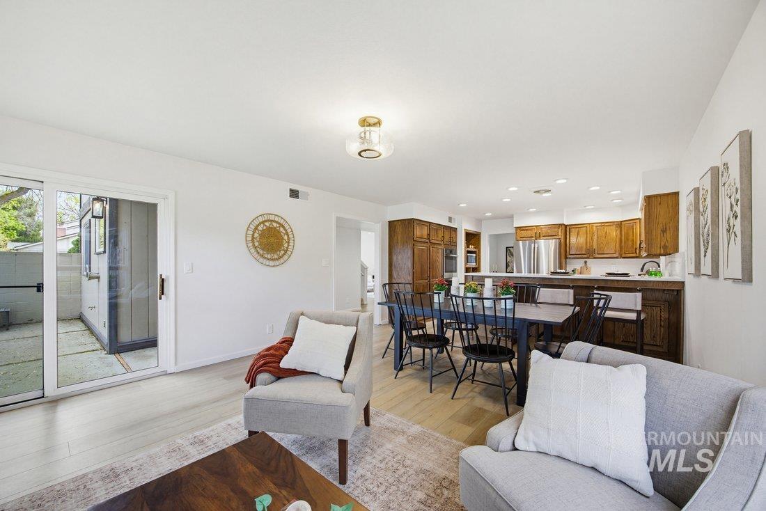 1549 E Lenz Lane, Boise, Idaho 83712, 3 Bedrooms, 2.5 Bathrooms, Residential For Sale, Price $750,000,MLS 98983262