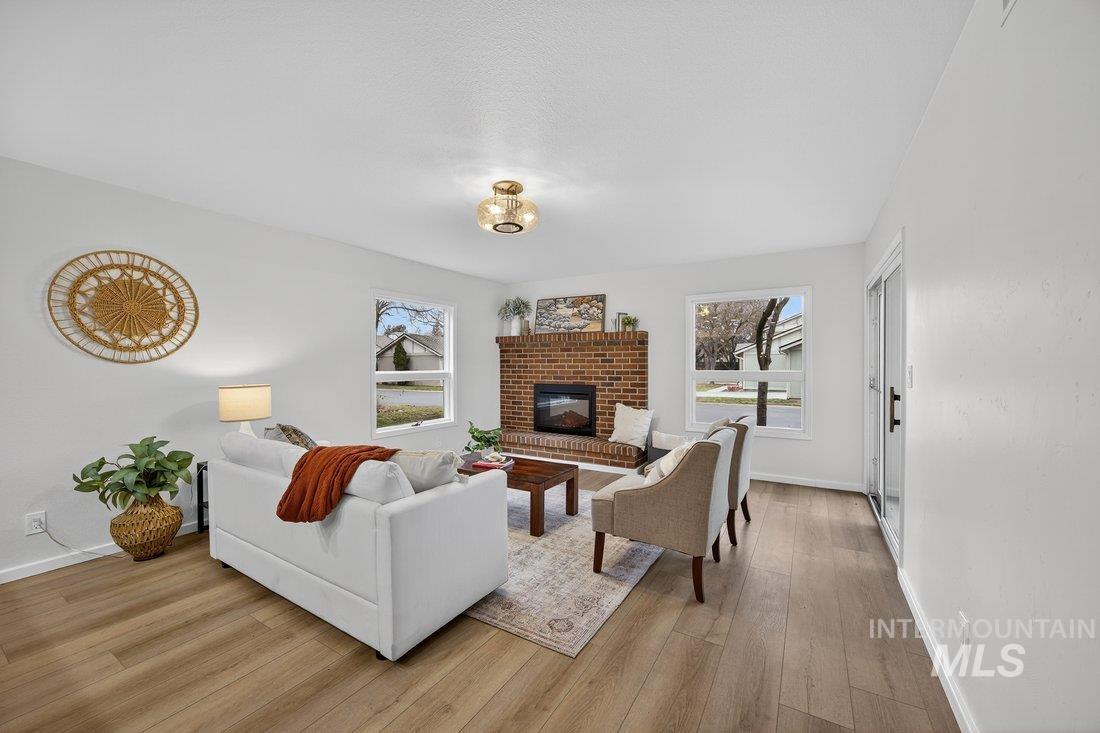 1549 E Lenz Lane, Boise, Idaho 83712, 3 Bedrooms, 2.5 Bathrooms, Residential For Sale, Price $750,000,MLS 98983262