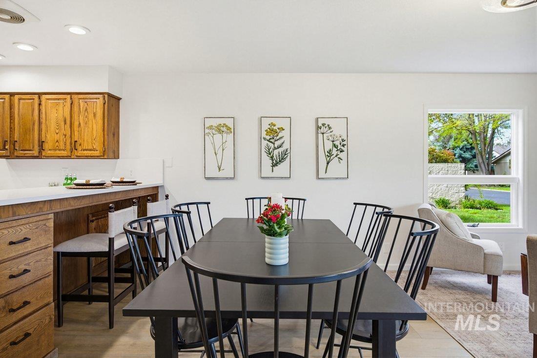 1549 E Lenz Lane, Boise, Idaho 83712, 3 Bedrooms, 2.5 Bathrooms, Residential For Sale, Price $750,000,MLS 98983262