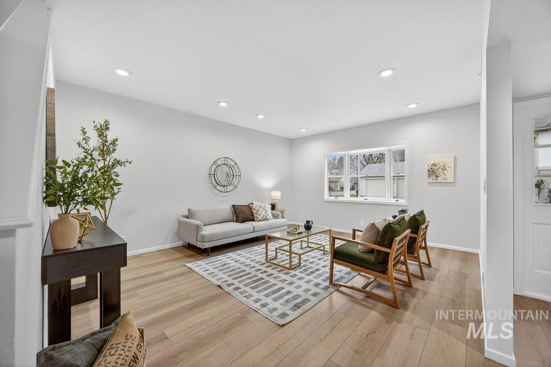 1549 E Lenz Lane, Boise, Idaho 83712, 3 Bedrooms, 2.5 Bathrooms, Residential For Sale, Price $750,000,MLS 98983262