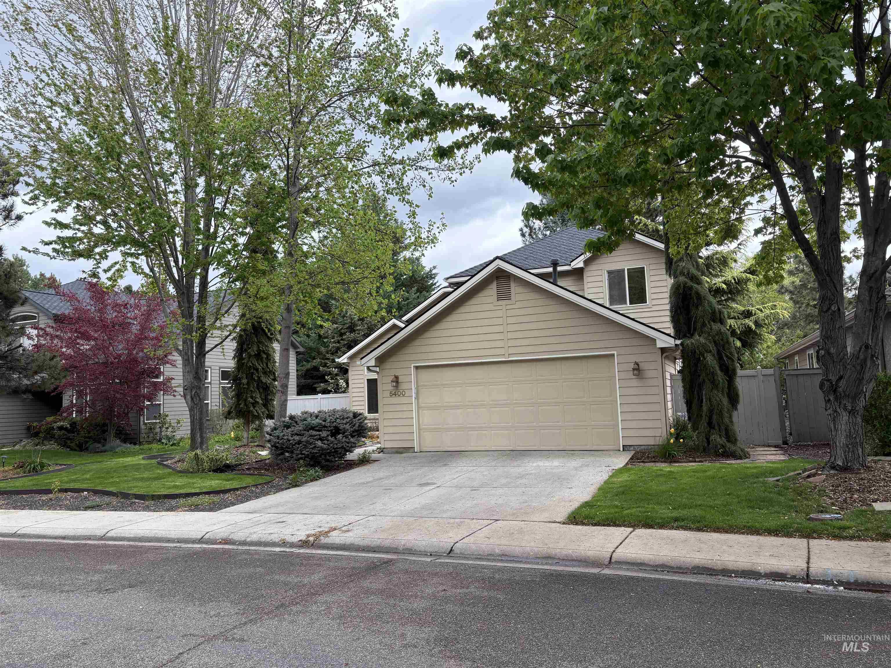 5400 Riffle, Boise, Idaho 83714, 3 Bedrooms, 2.5 Bathrooms, Residential For Sale, Price $679,000,MLS 98983268
