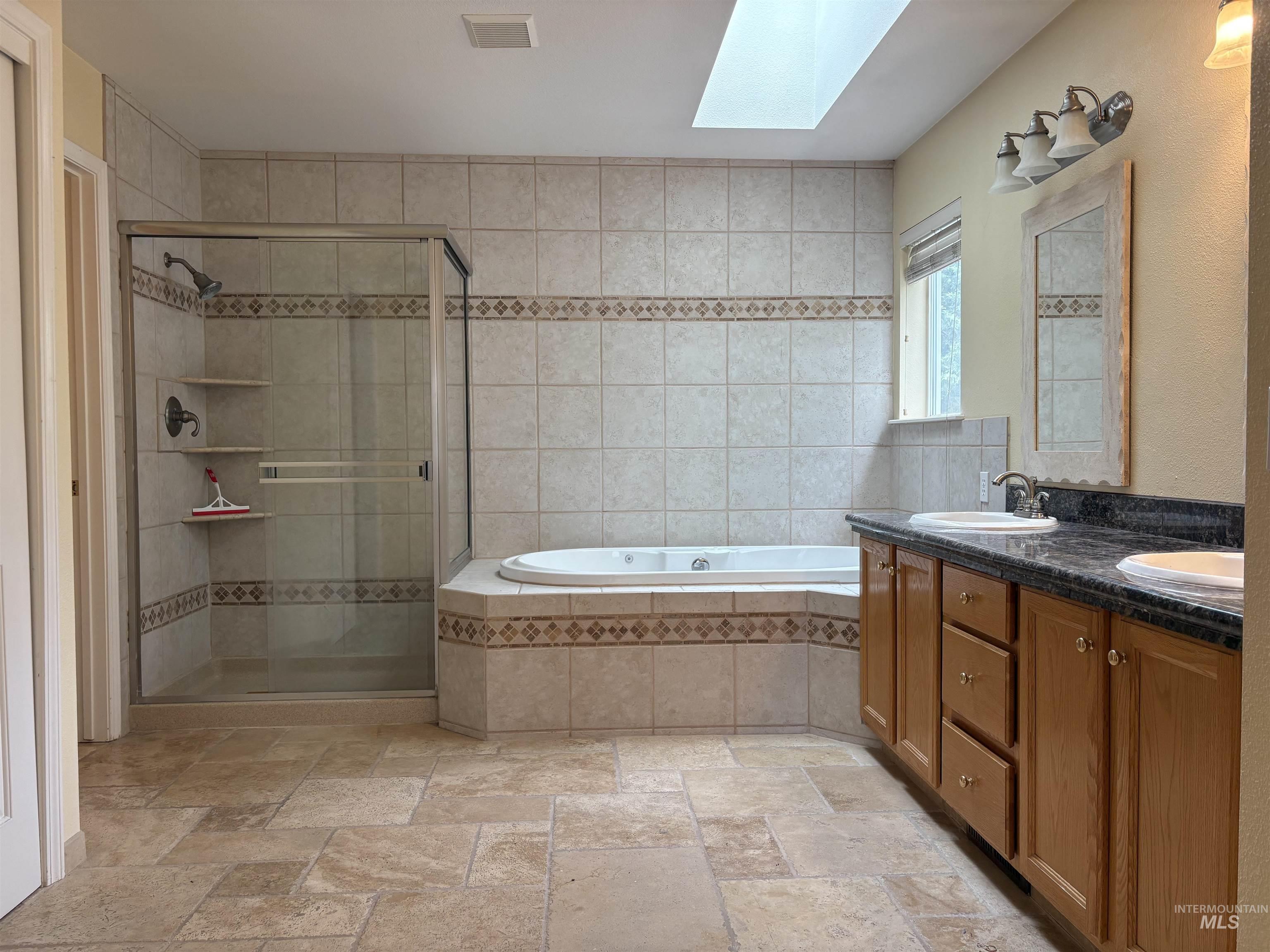 5400 Riffle, Boise, Idaho 83714, 3 Bedrooms, 2.5 Bathrooms, Residential For Sale, Price $679,000,MLS 98983268