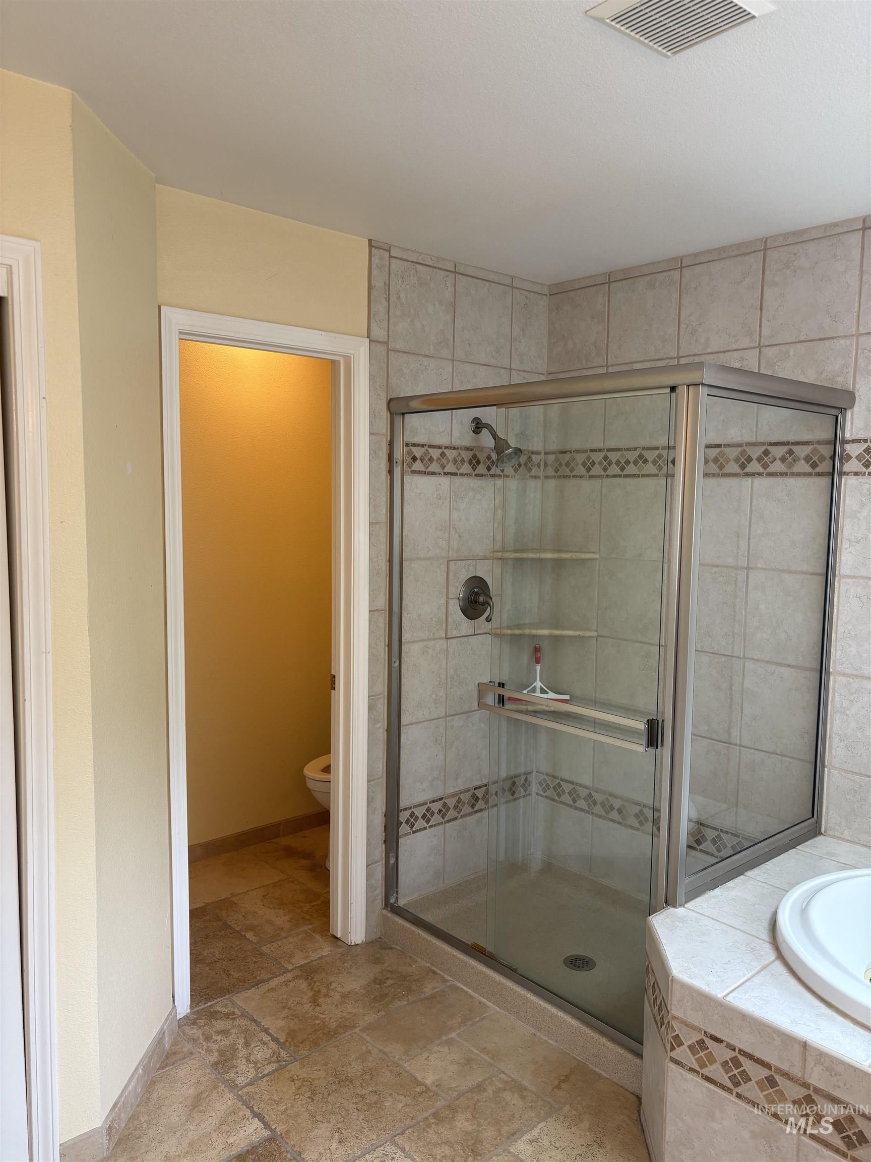 5400 Riffle, Boise, Idaho 83714, 3 Bedrooms, 2.5 Bathrooms, Residential For Sale, Price $679,000,MLS 98983268