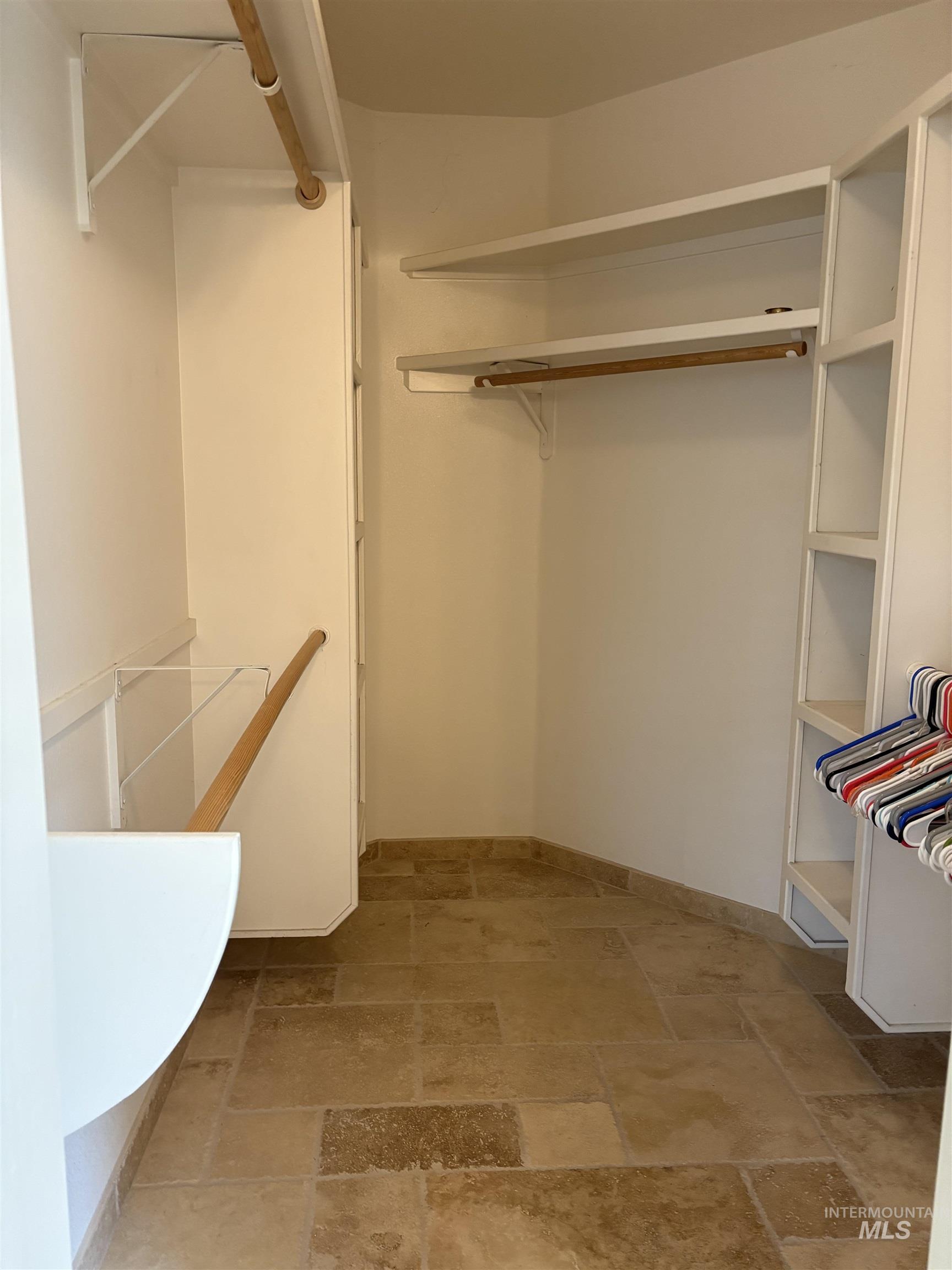 5400 Riffle, Boise, Idaho 83714, 3 Bedrooms, 2.5 Bathrooms, Residential For Sale, Price $679,000,MLS 98983268