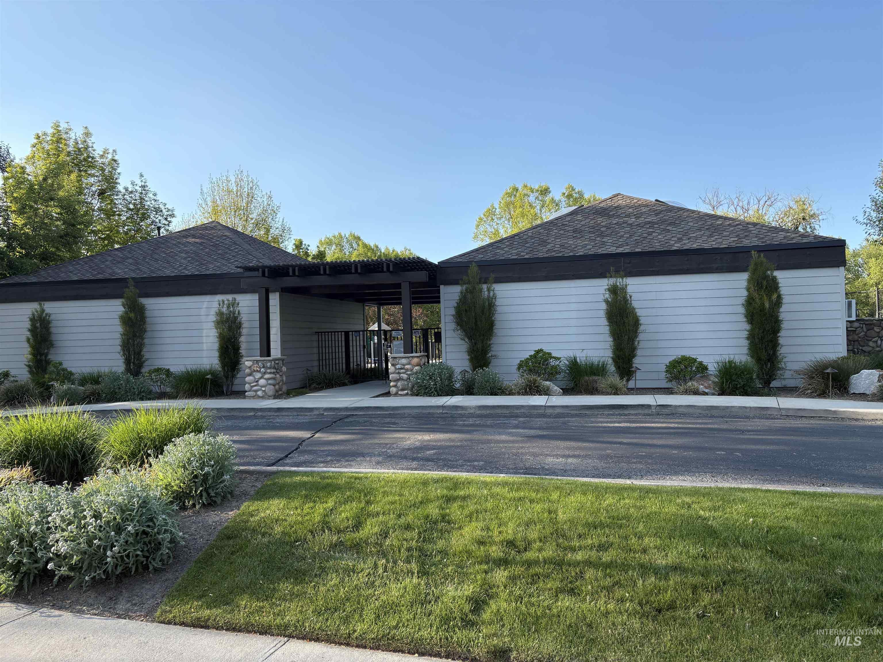 5400 Riffle, Boise, Idaho 83714, 3 Bedrooms, 2.5 Bathrooms, Residential For Sale, Price $649,000, 98983268