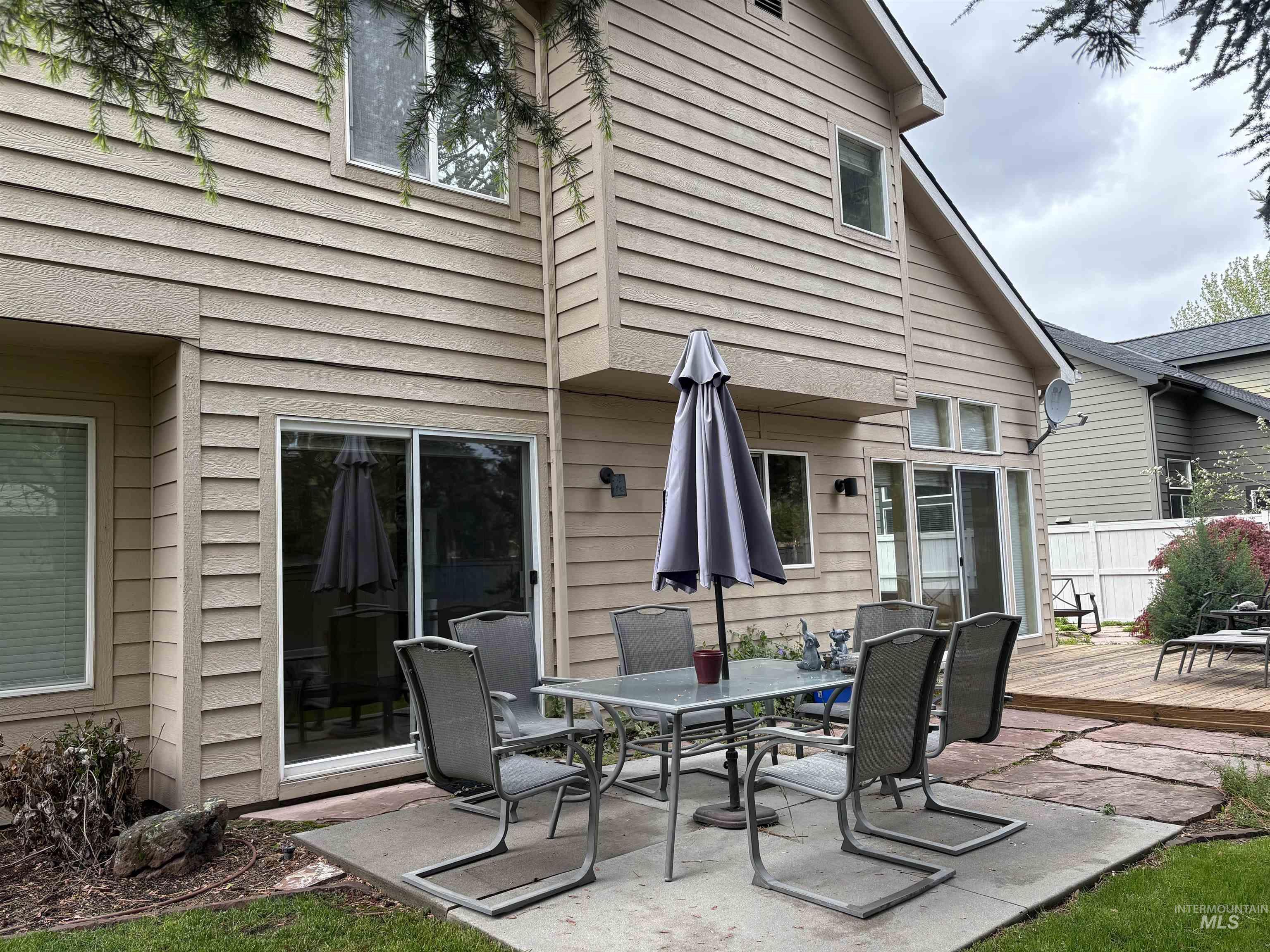 5400 Riffle, Boise, Idaho 83714, 3 Bedrooms, 2.5 Bathrooms, Residential For Sale, Price $679,000,MLS 98983268