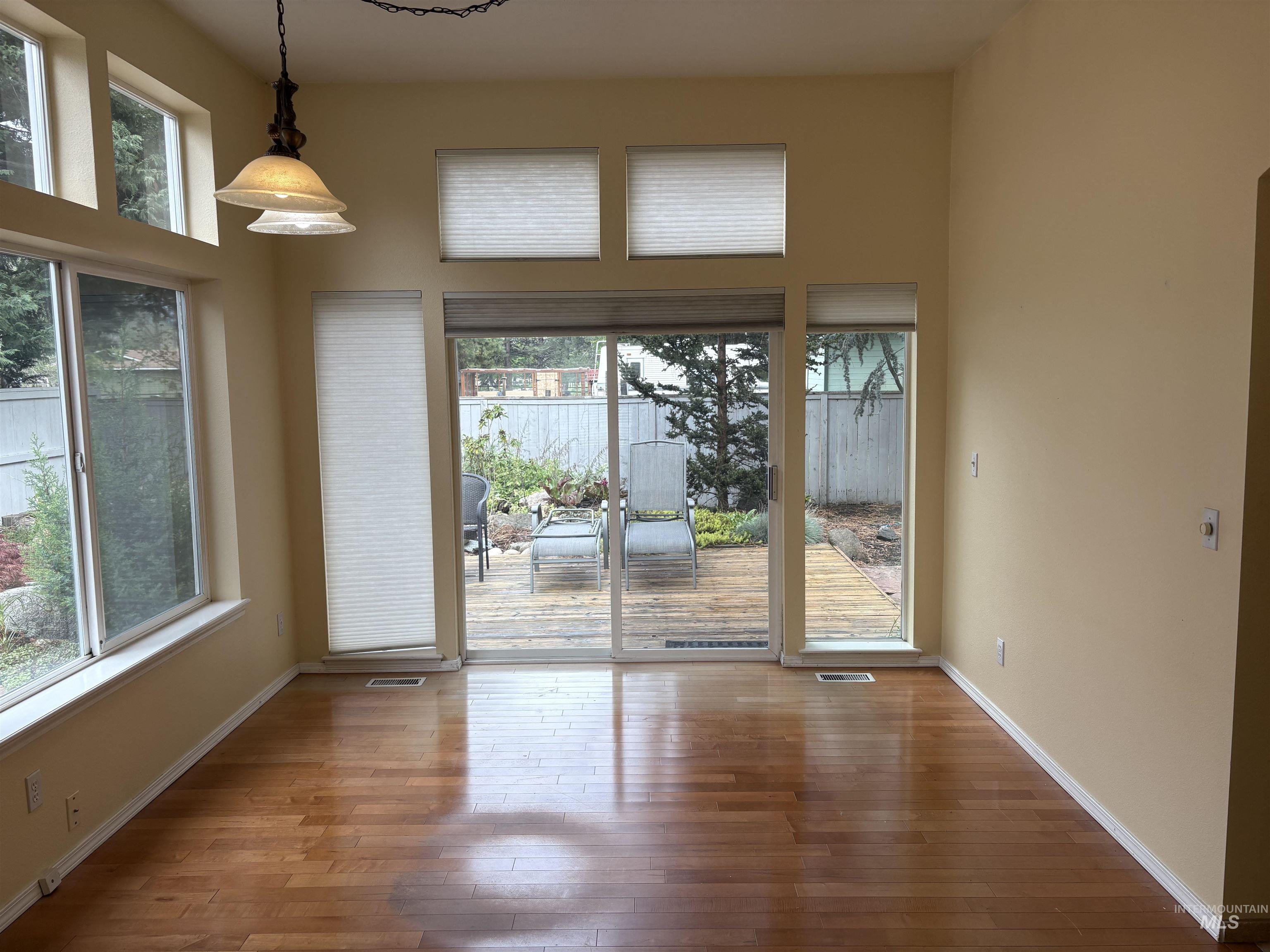 5400 Riffle, Boise, Idaho 83714, 3 Bedrooms, 2.5 Bathrooms, Residential For Sale, Price $679,000,MLS 98983268