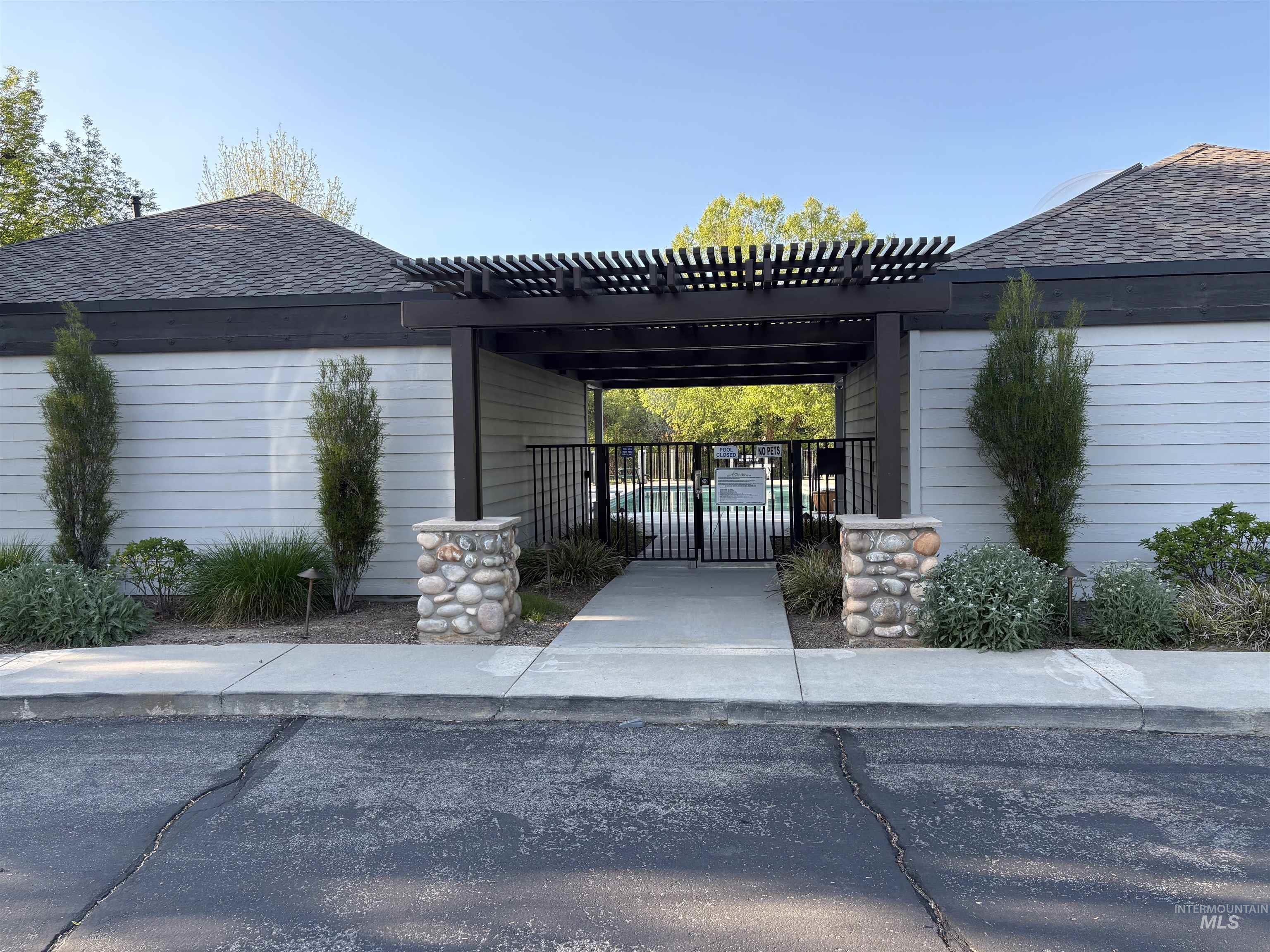 5400 Riffle, Boise, Idaho 83714, 3 Bedrooms, 2.5 Bathrooms, Residential For Sale, Price $649,000,MLS 98983268