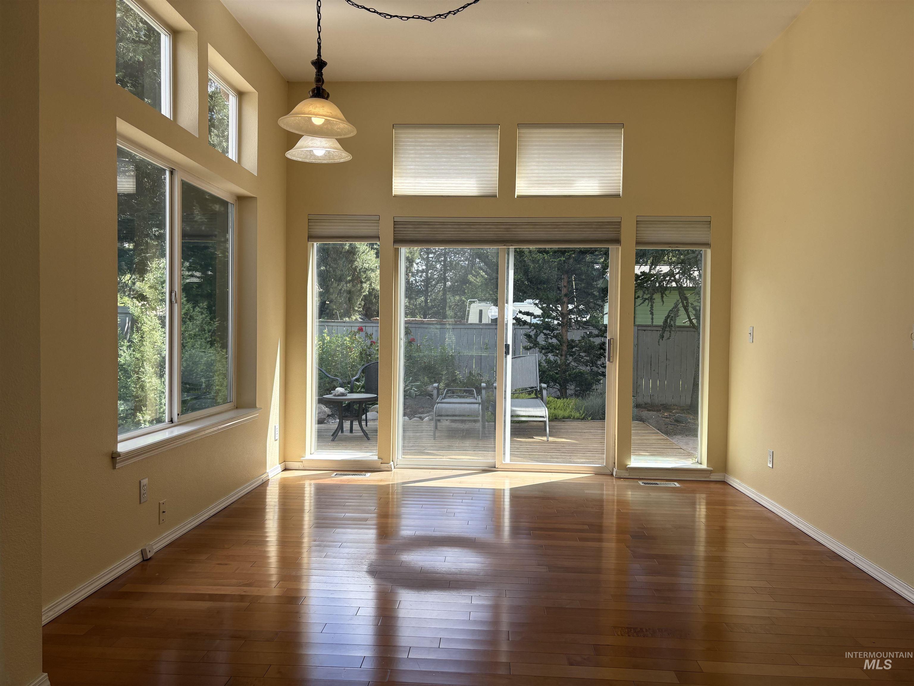 5400 Riffle, Boise, Idaho 83714, 3 Bedrooms, 2.5 Bathrooms, Residential For Sale, Price $649,000, 98983268
