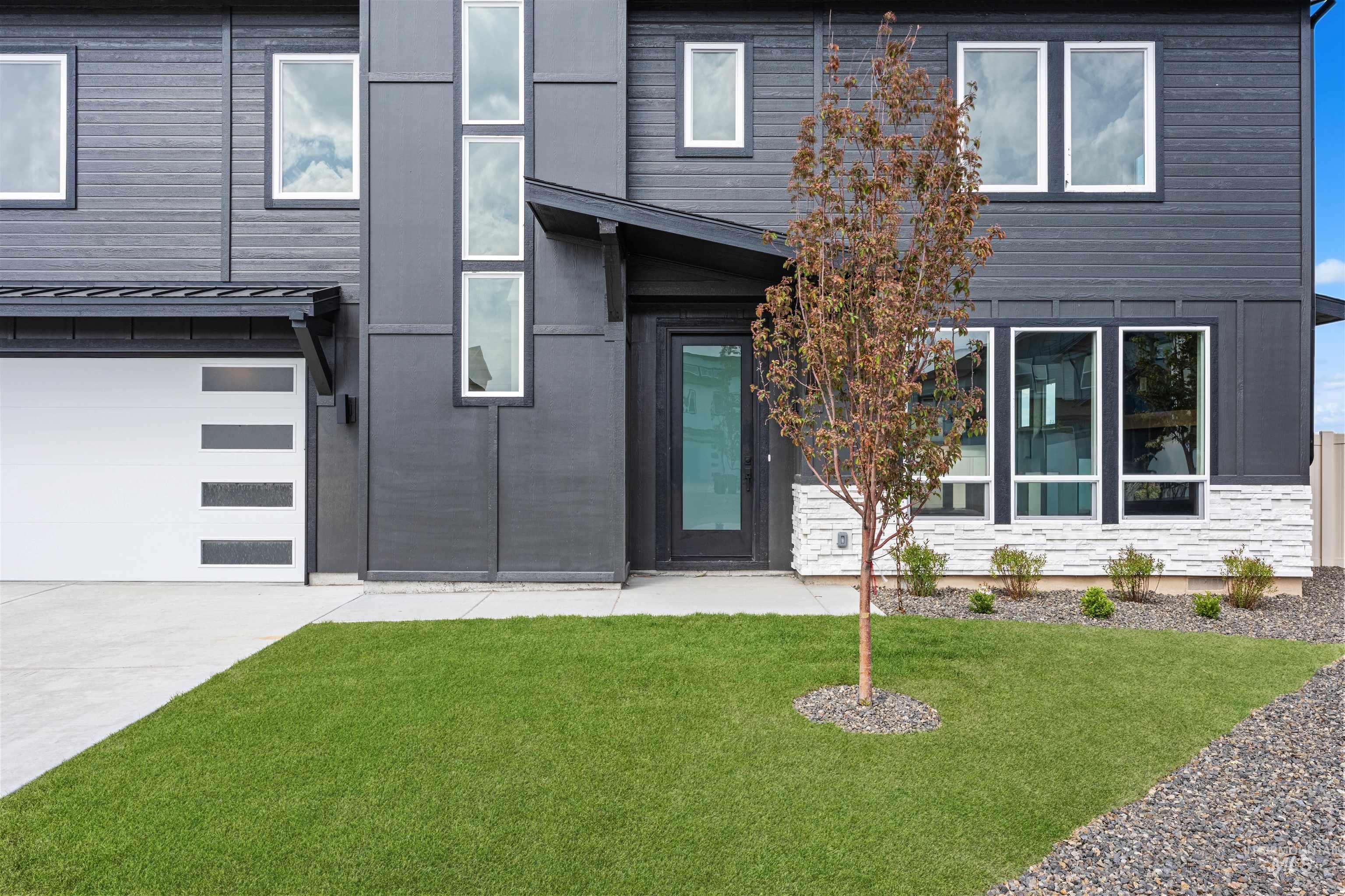 2709 W Gidran, Meridian, Idaho 83642, 3 Bedrooms, 2.5 Bathrooms, Residential For Sale, Price $599,900,MLS 98983270